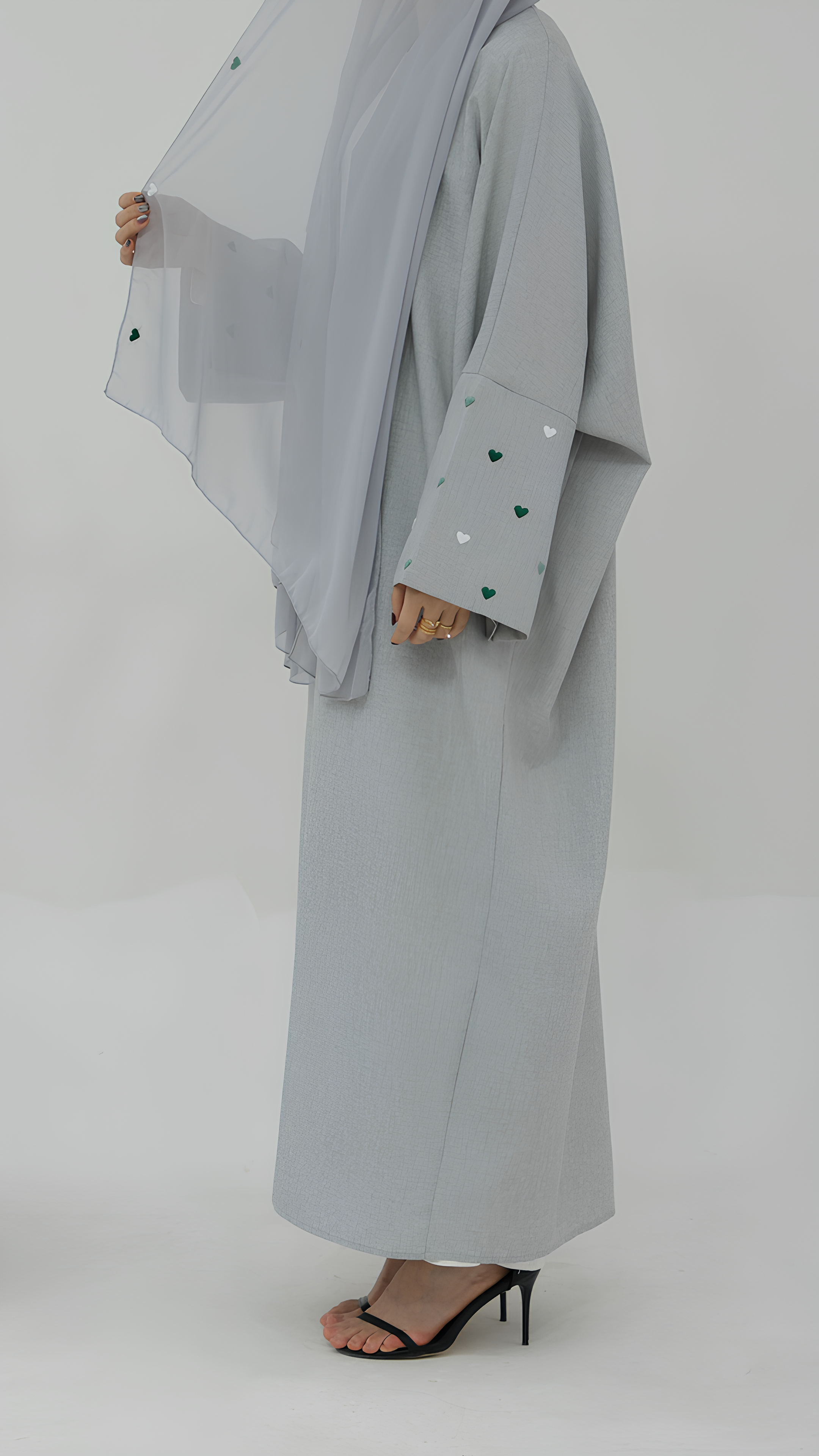 عباية القلب المفتوح