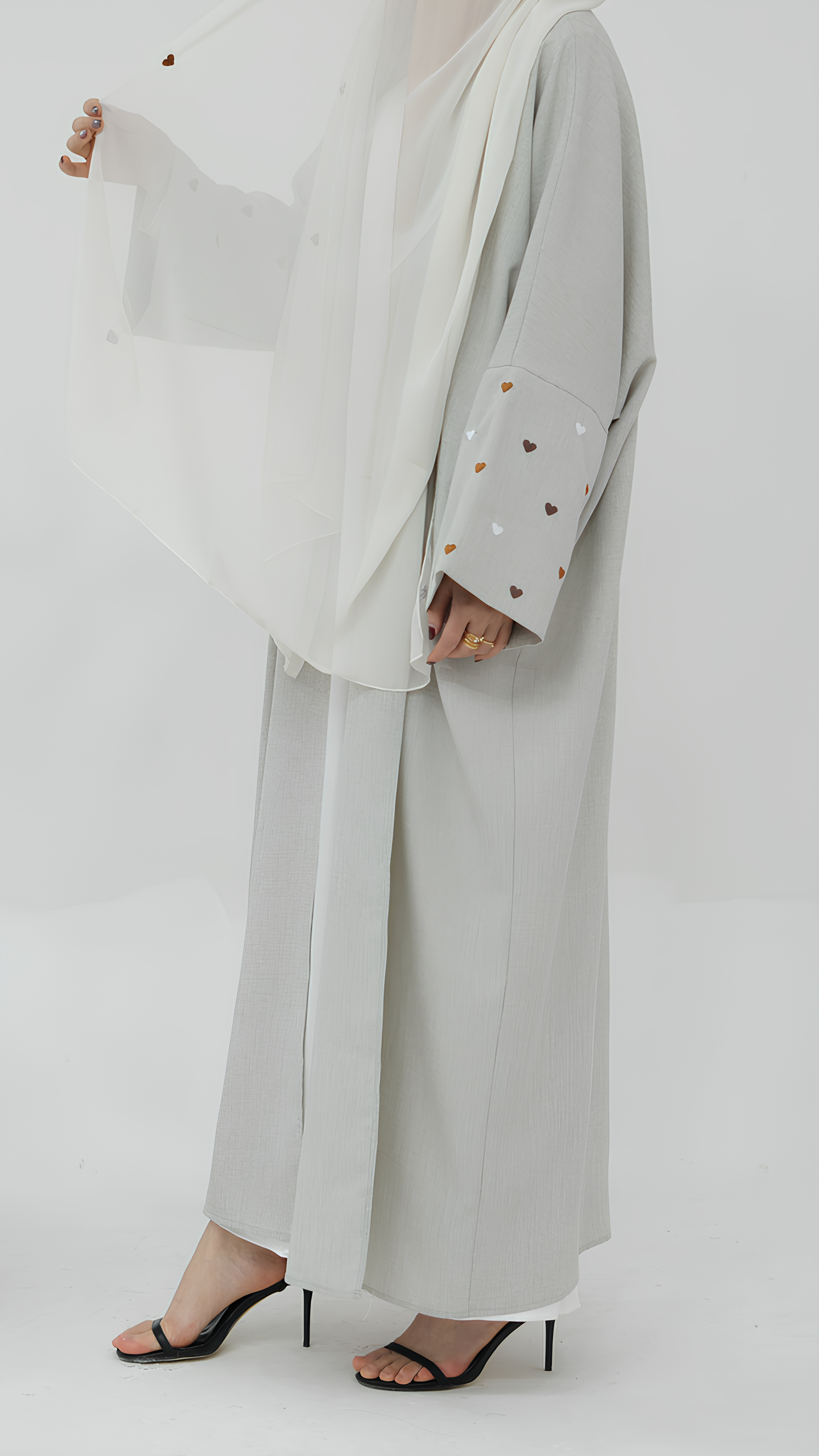 عباية القلب المفتوح