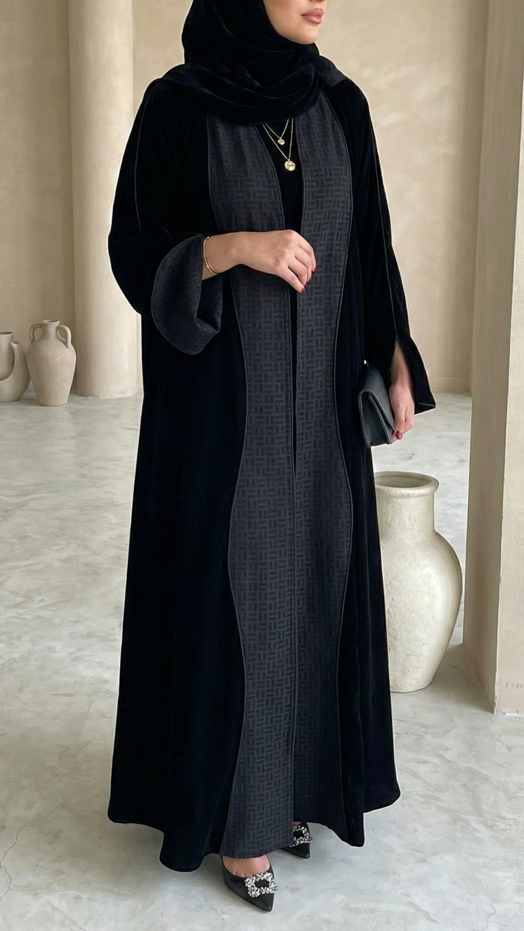 Noir Velvet Abaya