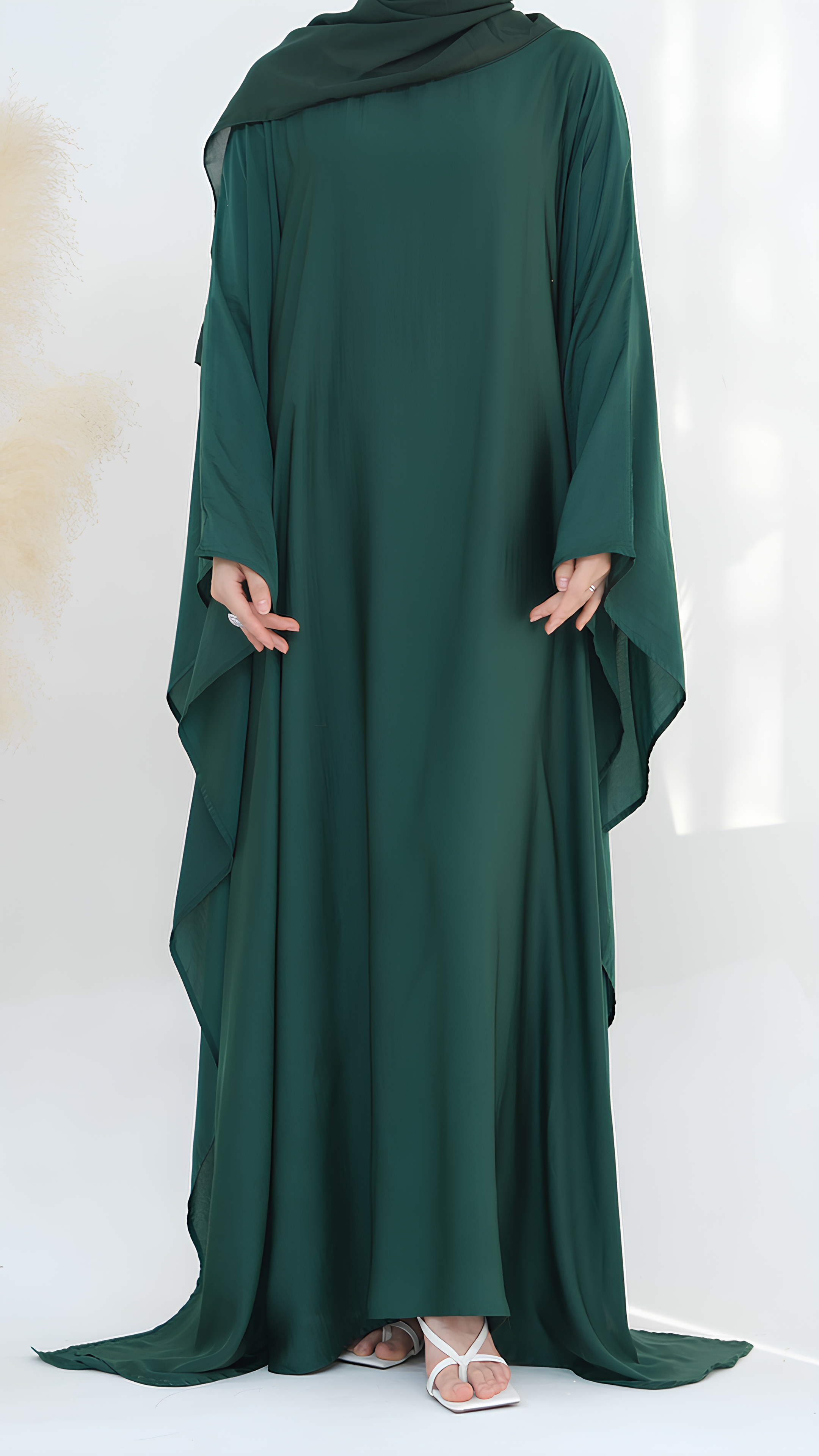 Abaya mit Schmetterlingsmotiv