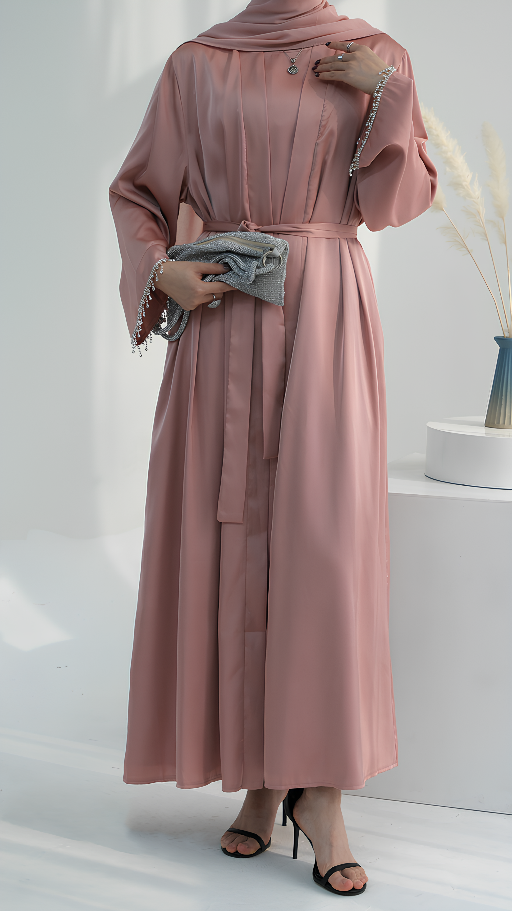 Kimono mit Diamanten, Abaya