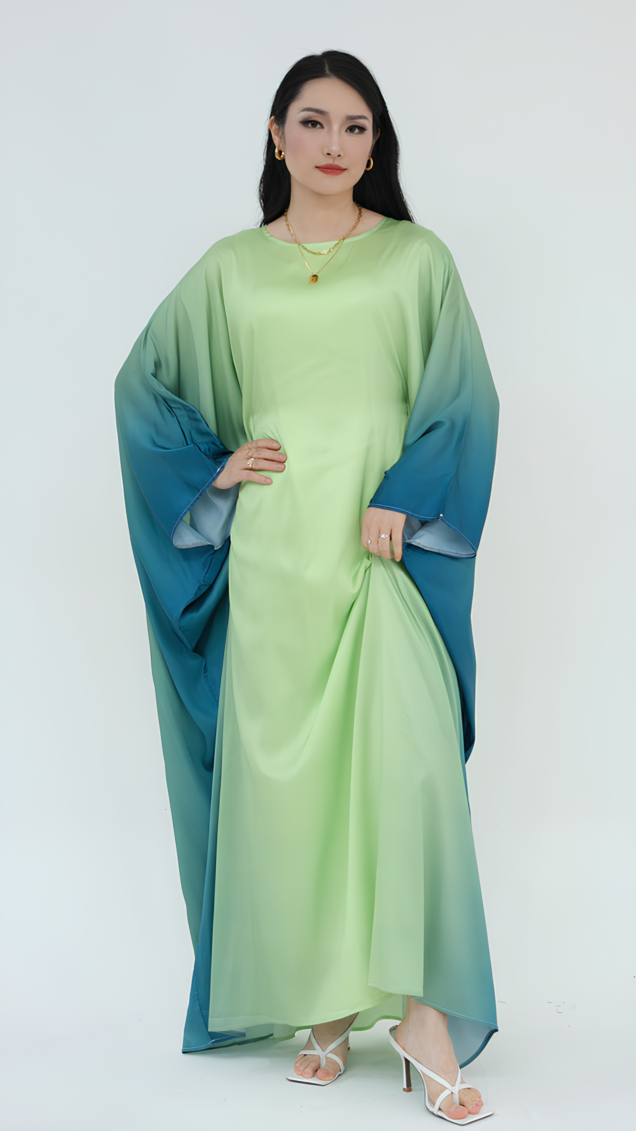 Abaya mit Farbverlauf und Schmetterlingen