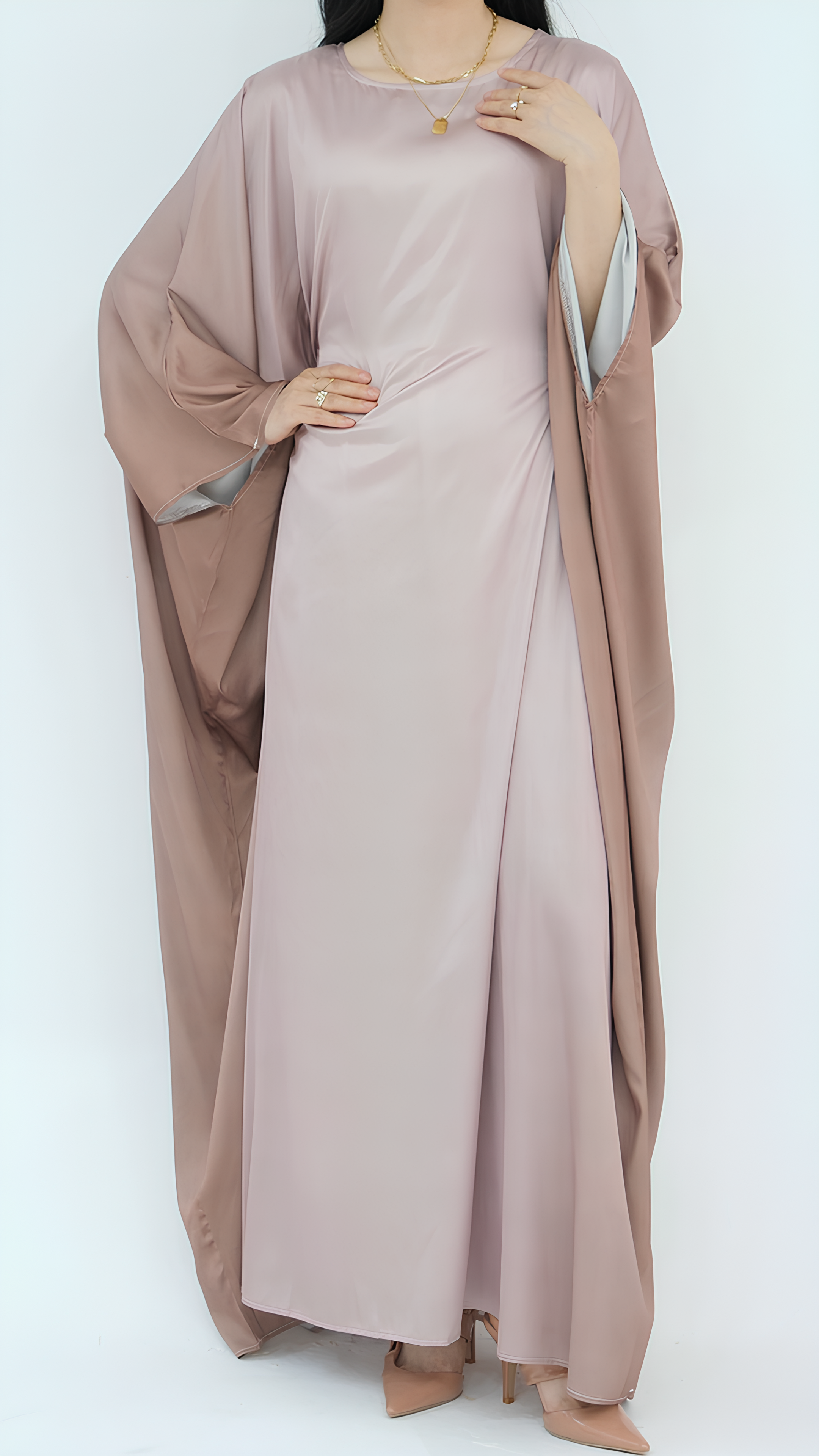 Abaya mit Farbverlauf und Schmetterlingen