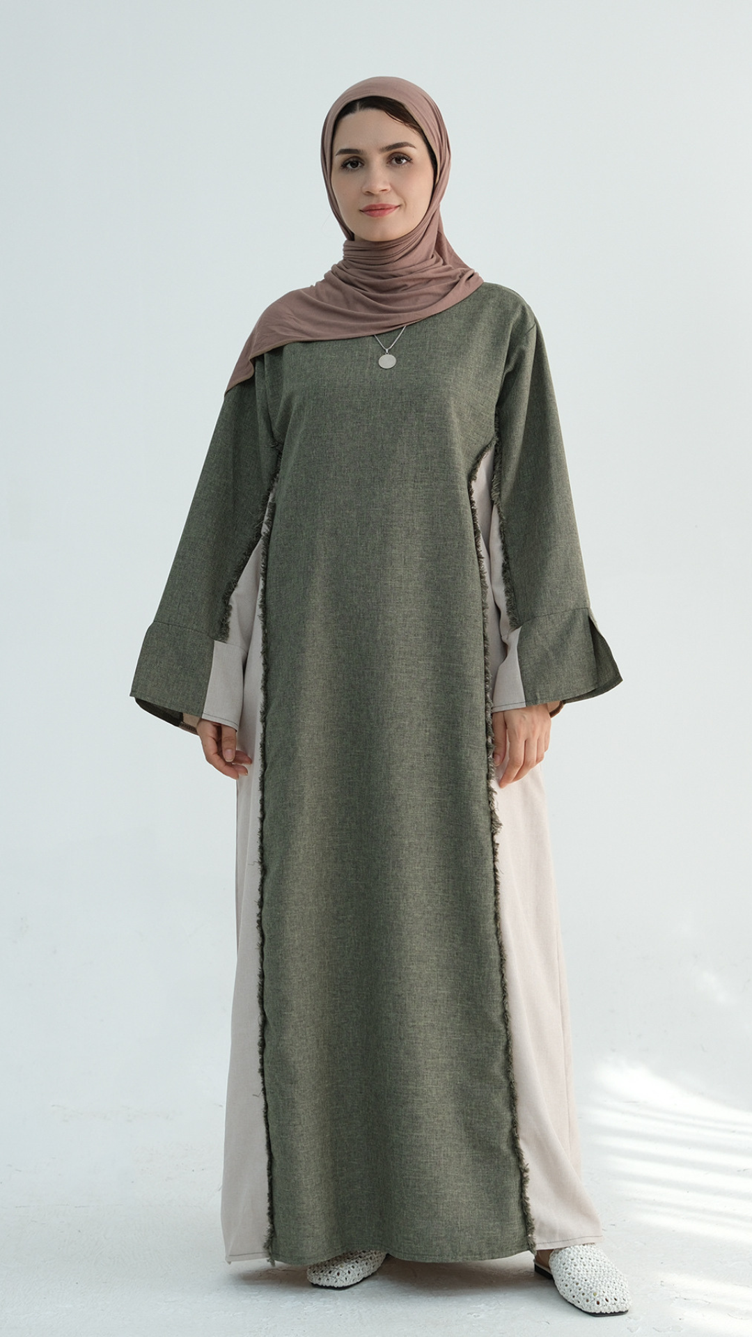 Ashen Aura Abaya