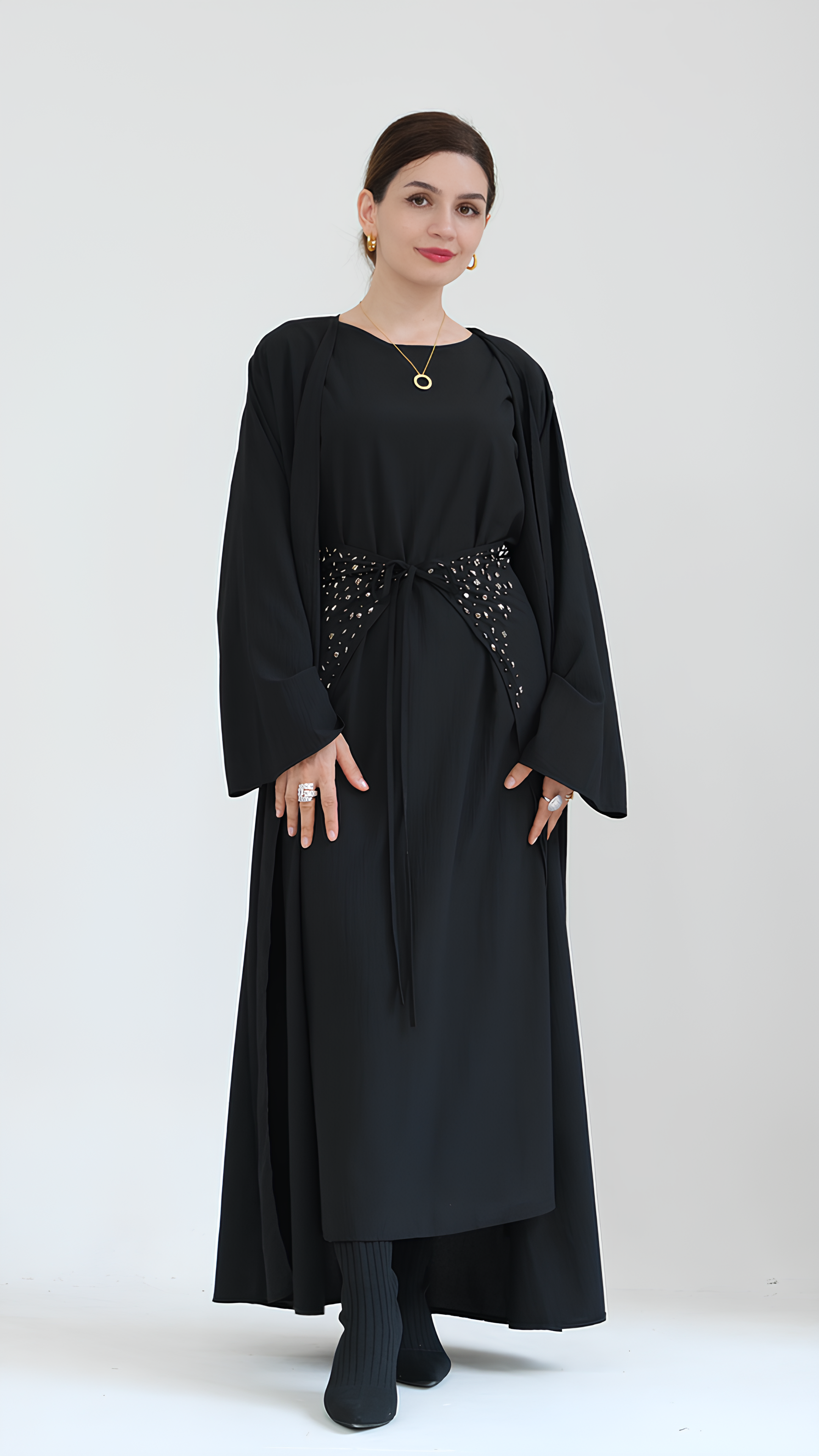 Mit Juwelen besetzte, elegante Abaya