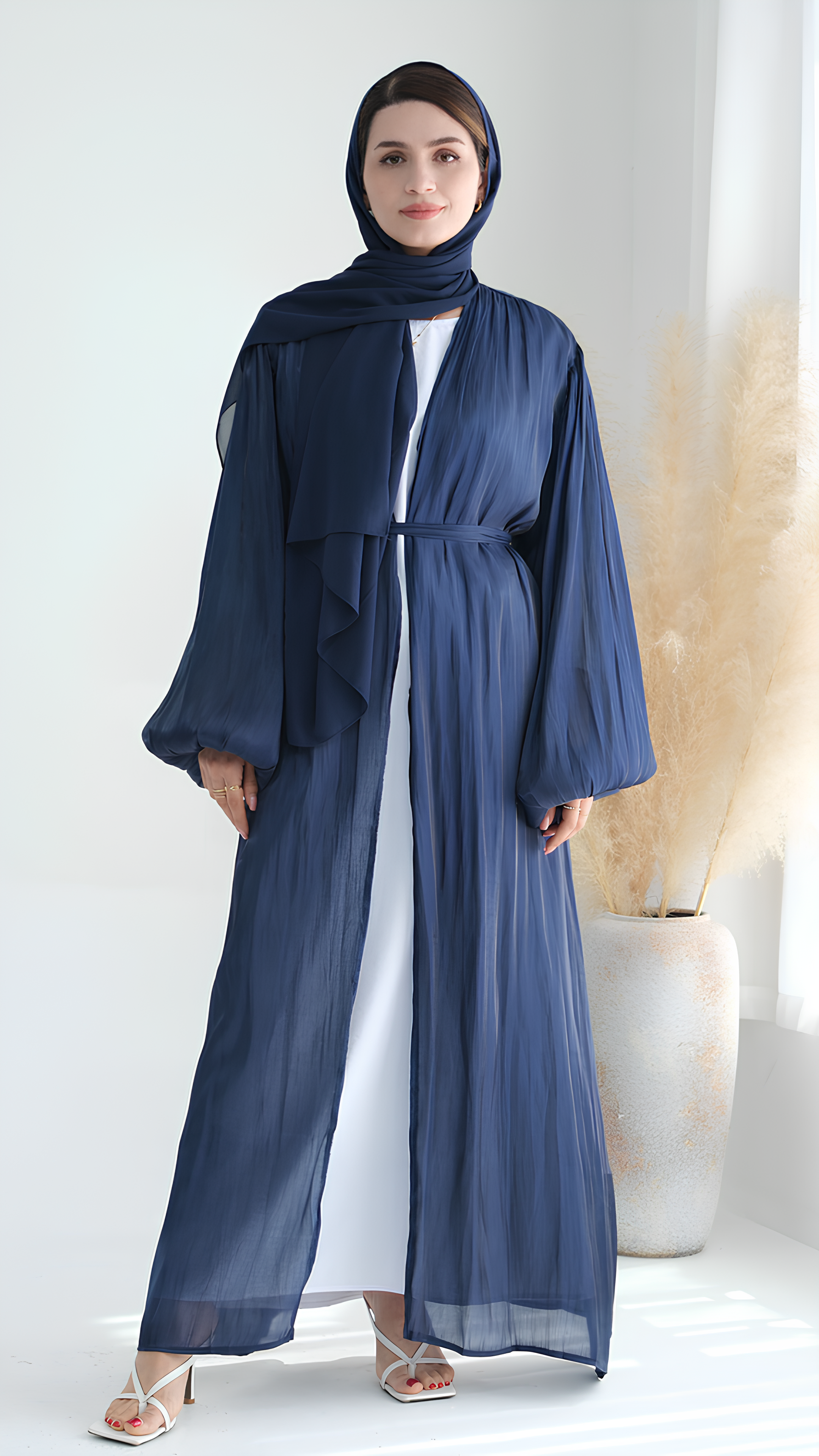 Majestätisches Schimmer-Abaya