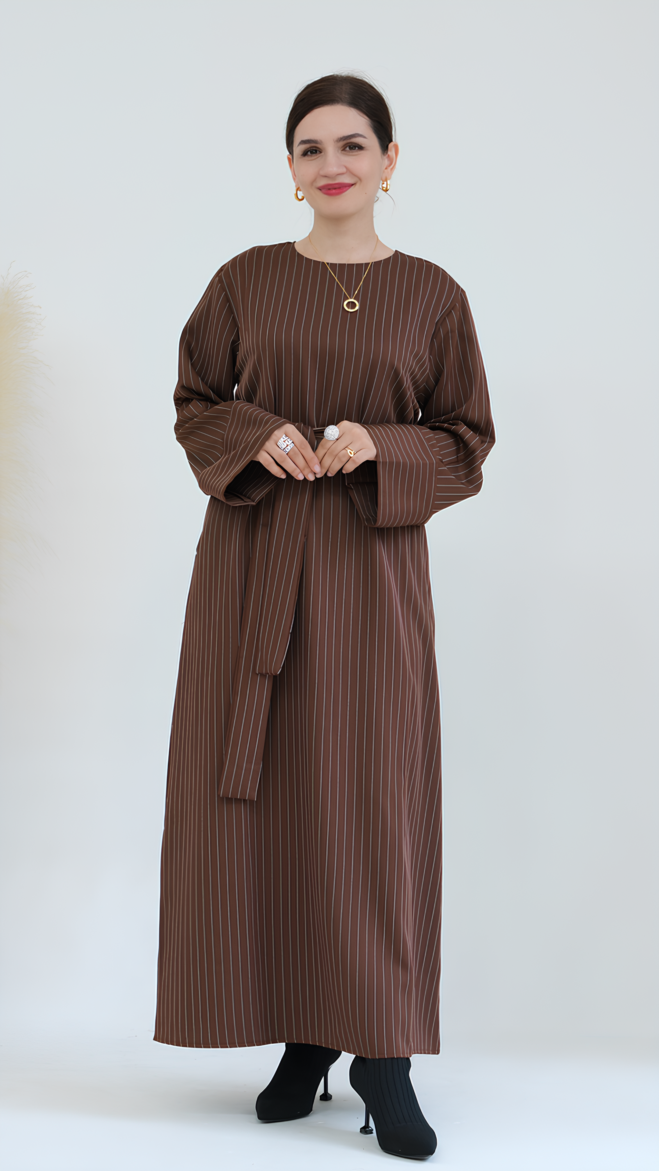 Abaya mit urbaner Eleganz