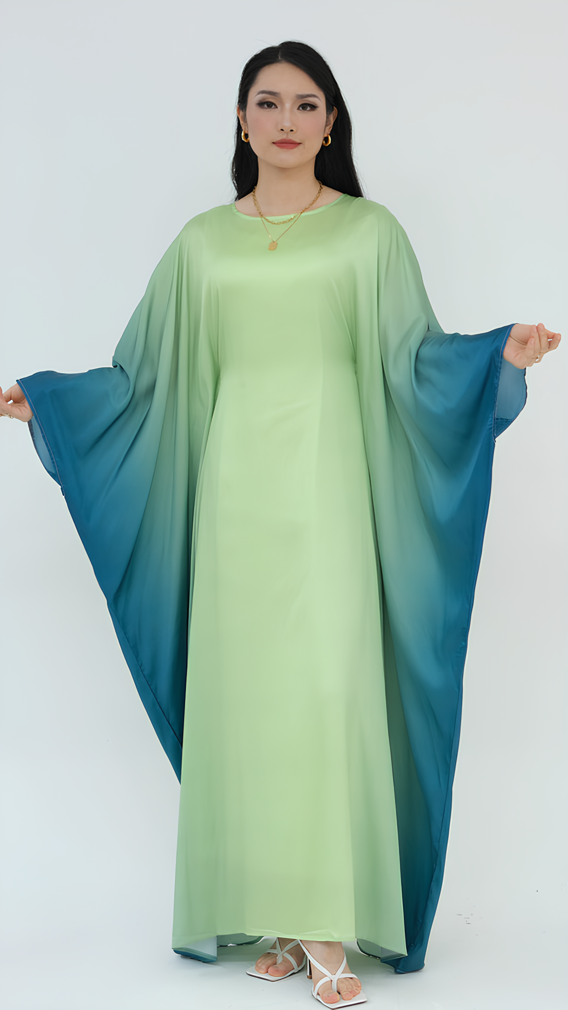 Abaya mit Farbverlauf und Schmetterlingen