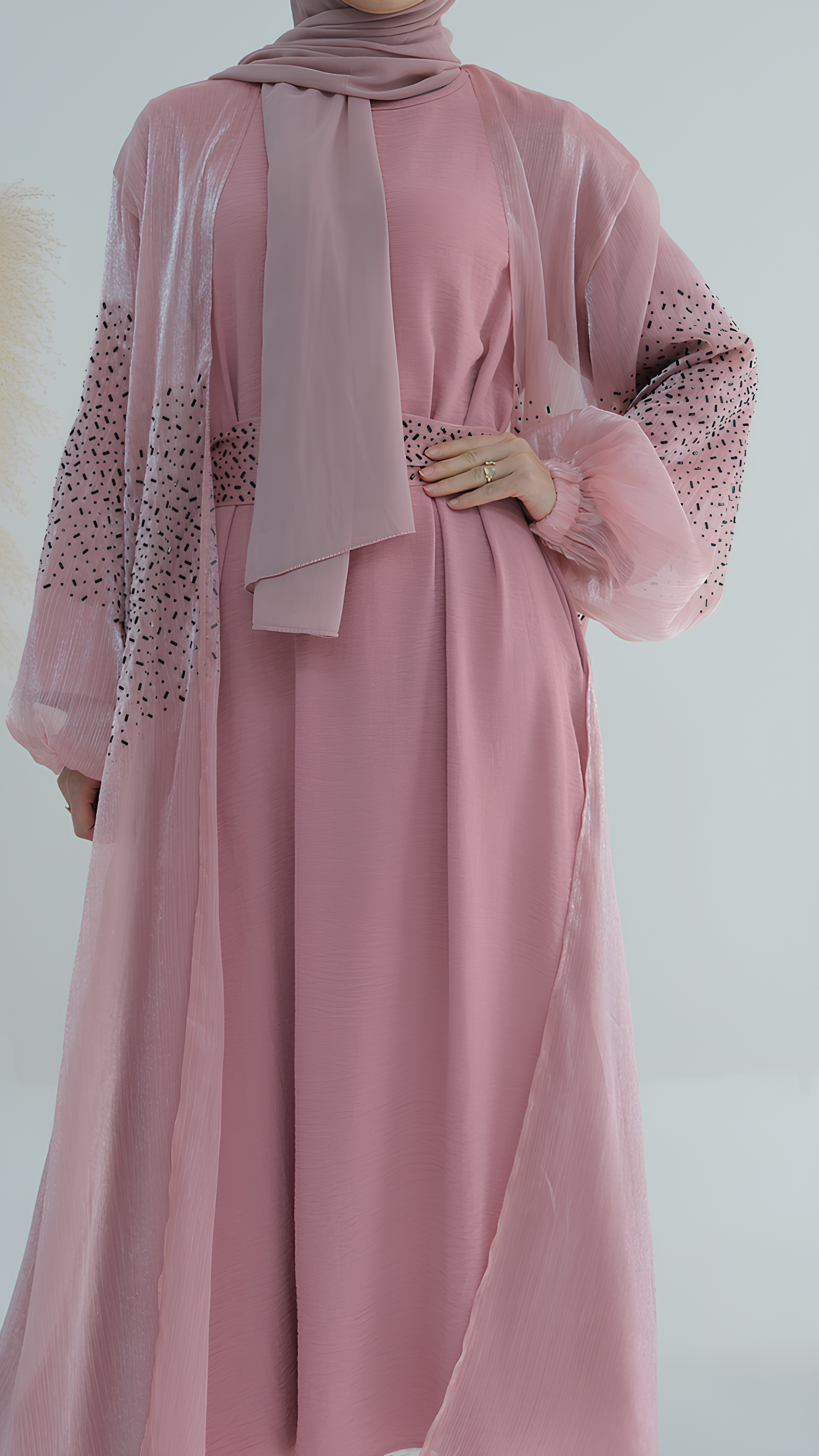 Abaya mit himmlischem Charme