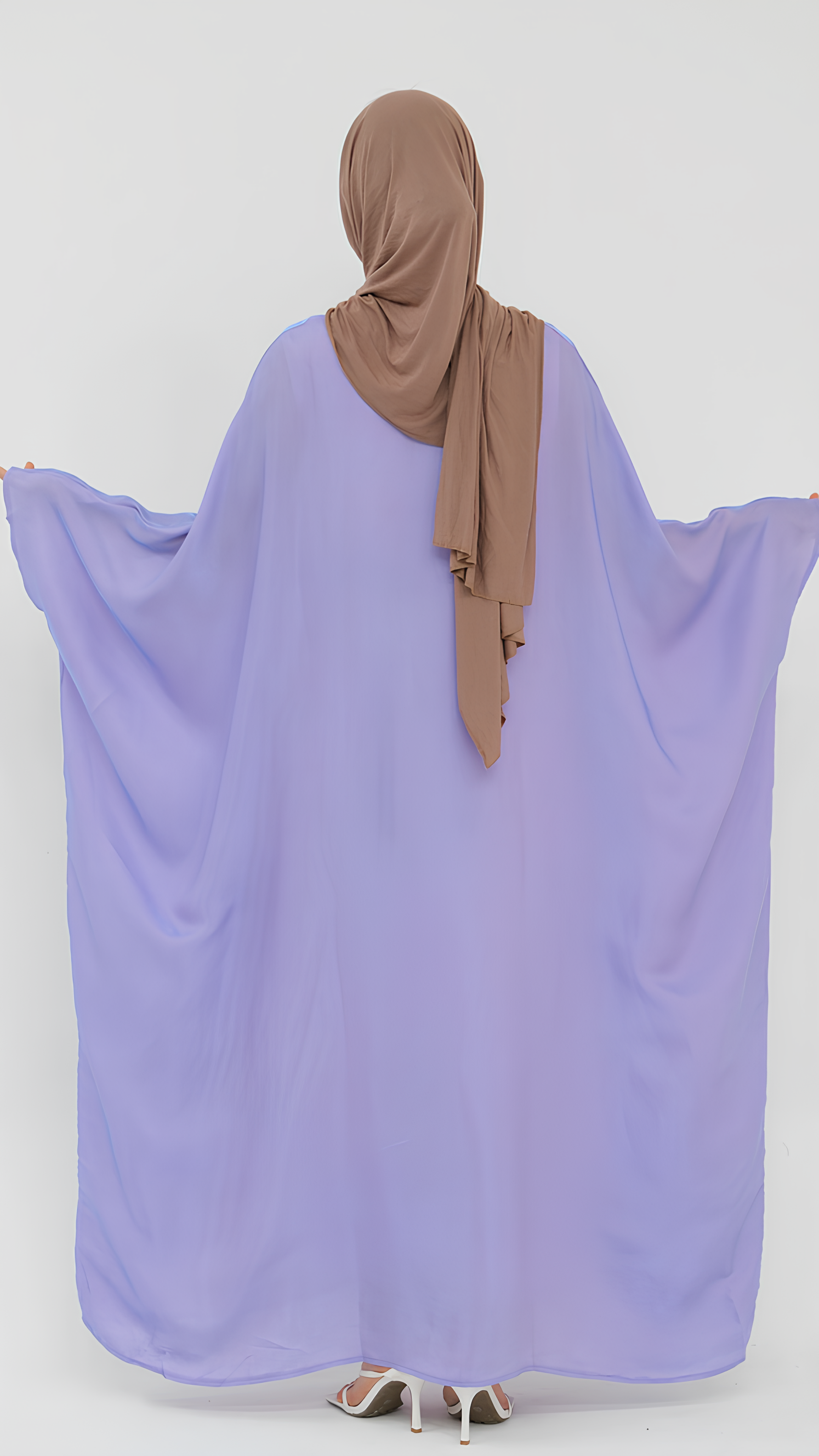 Elegantes Abaya aus Satin mit Schmetterlingen