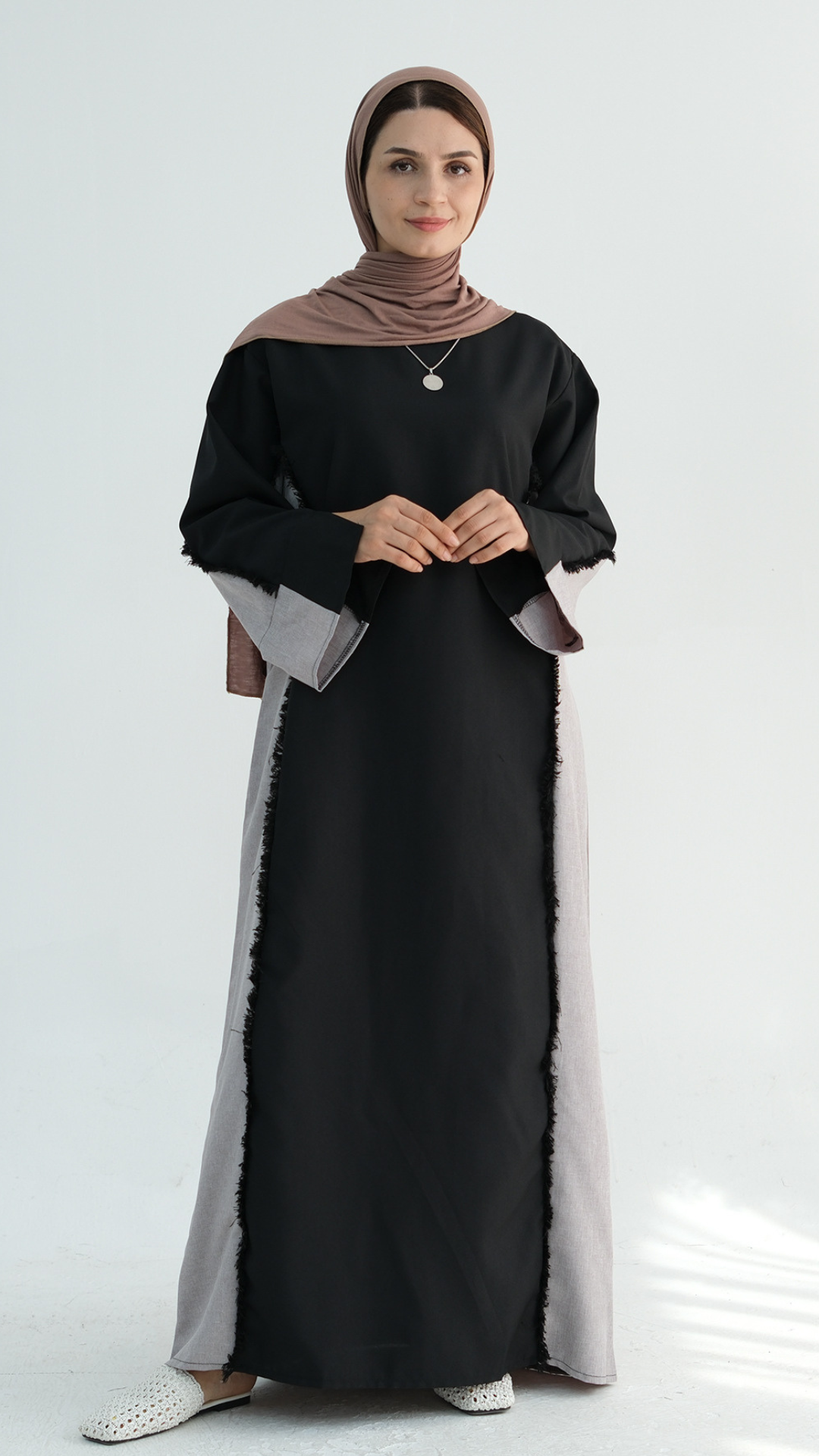 Ashen Aura Abaya