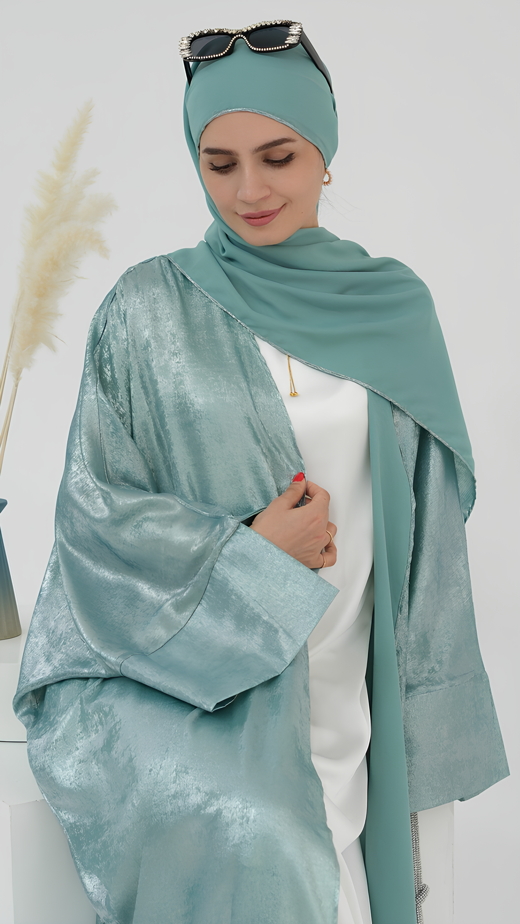 Abaya mit ruhigem Glanz