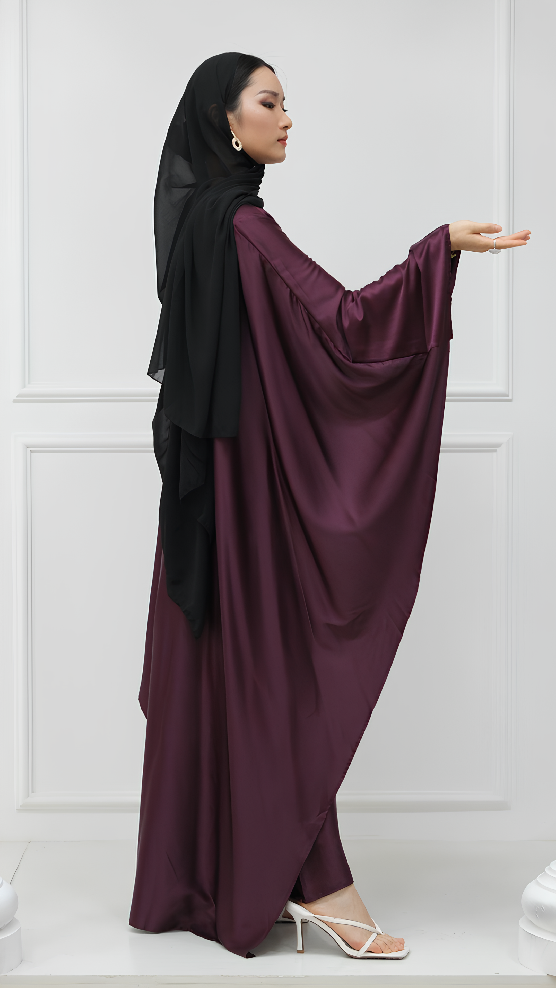 Abaya papillon en satin scintillant