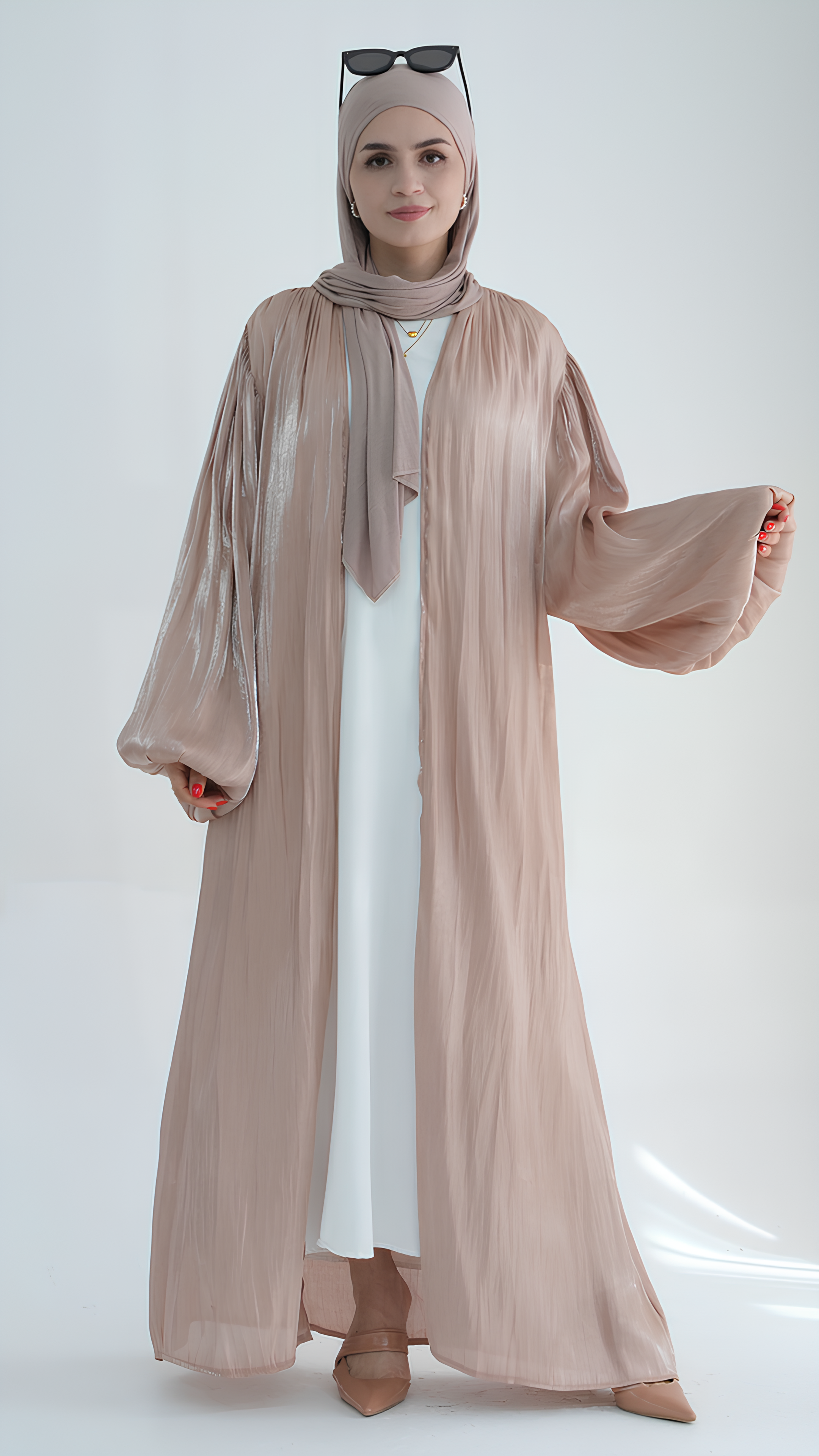 Majestätisches Schimmer-Abaya