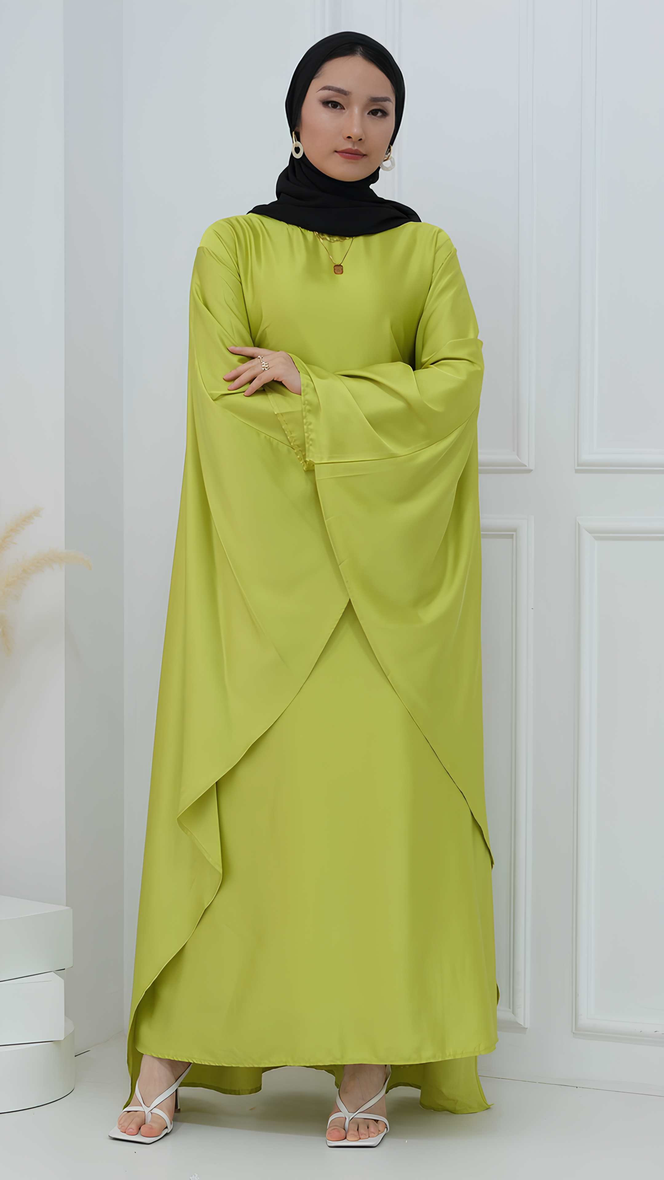 Abaya papillon en satin scintillant