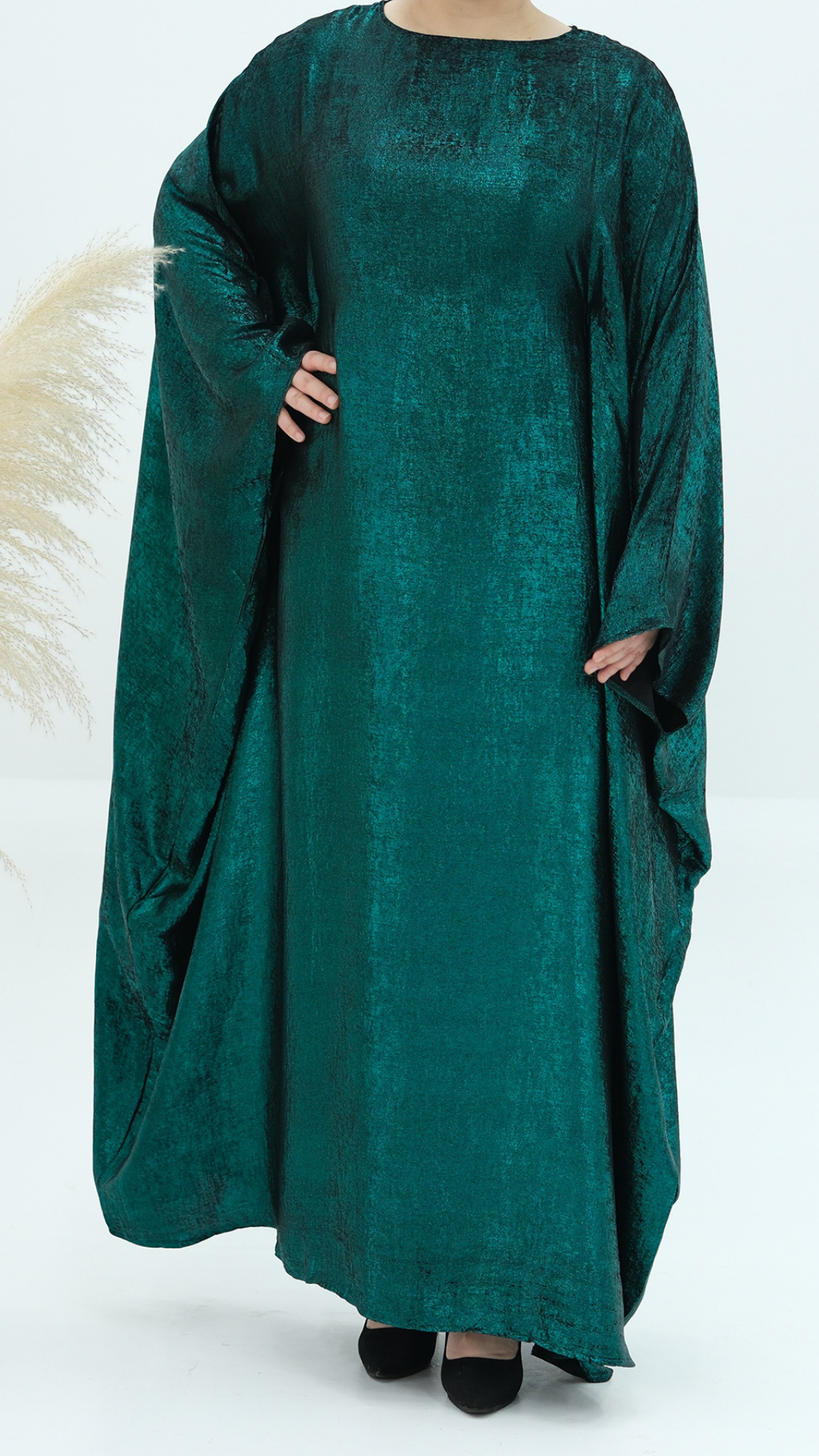 Abaya mit metallischem Schmetterling