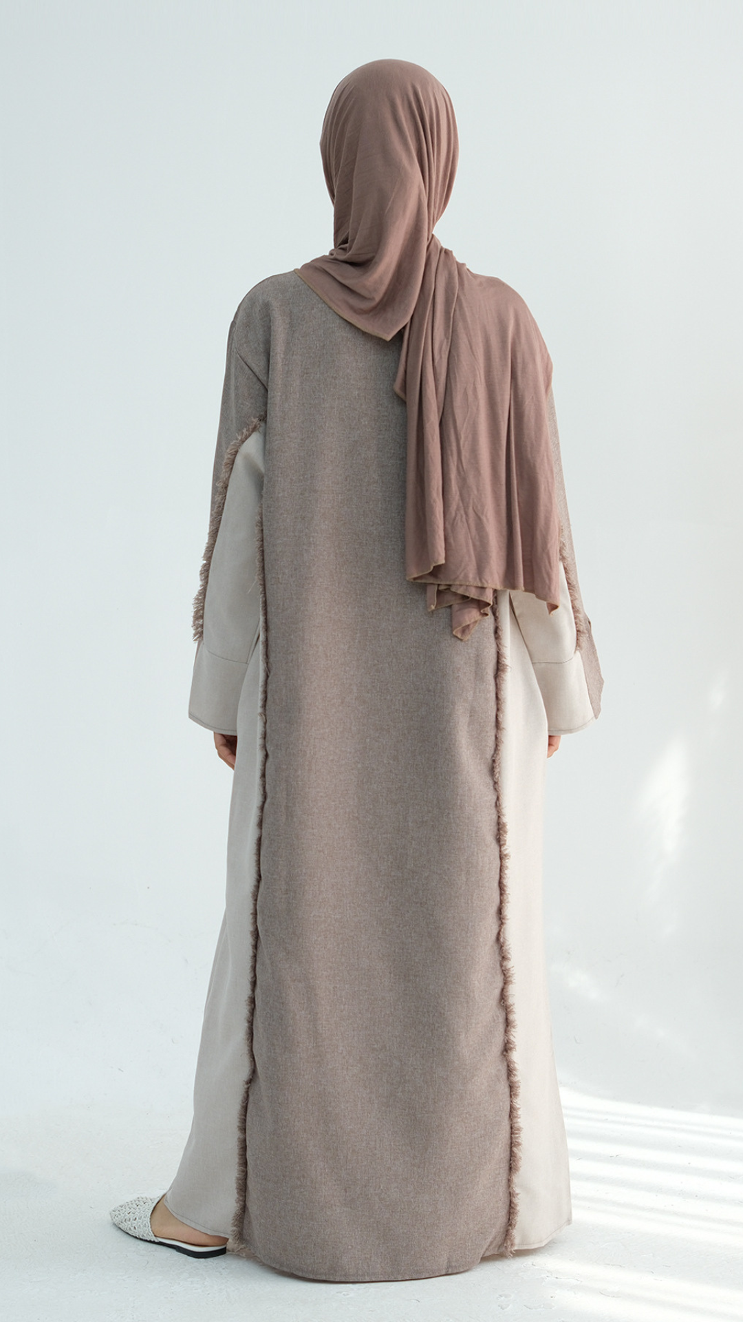 Ashen Aura Abaya