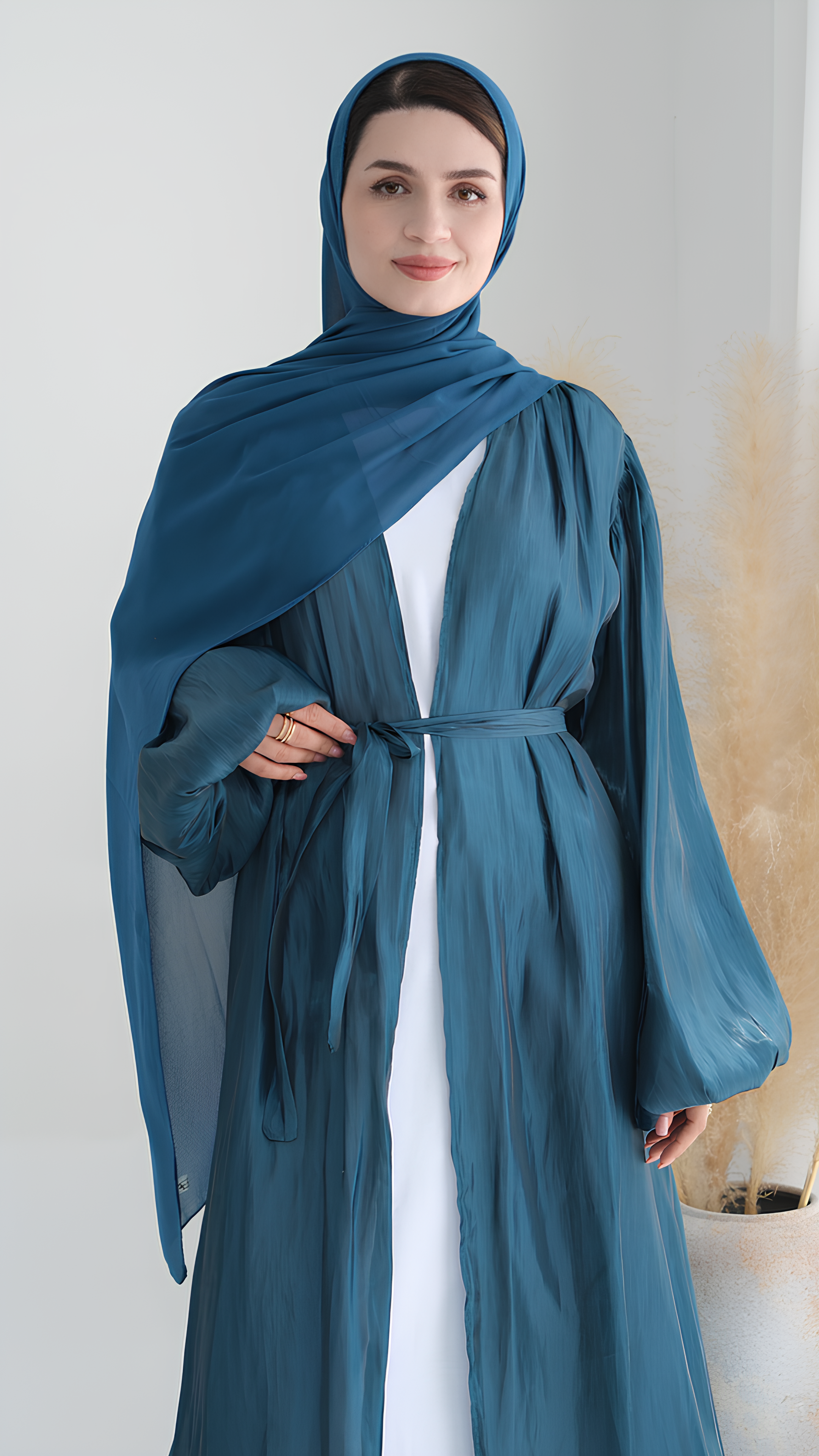 Majestätisches Schimmer-Abaya