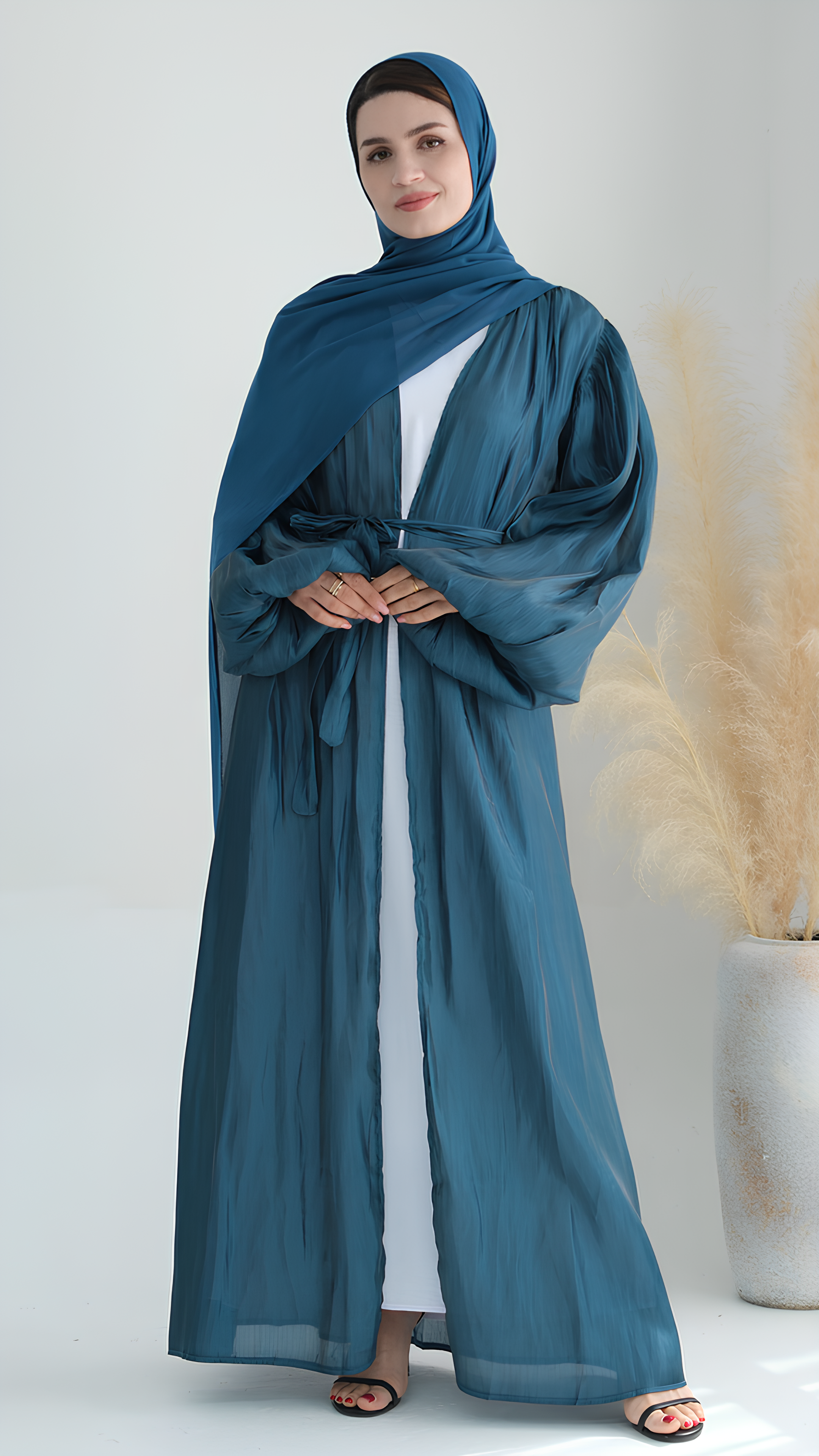 Majestätisches Schimmer-Abaya