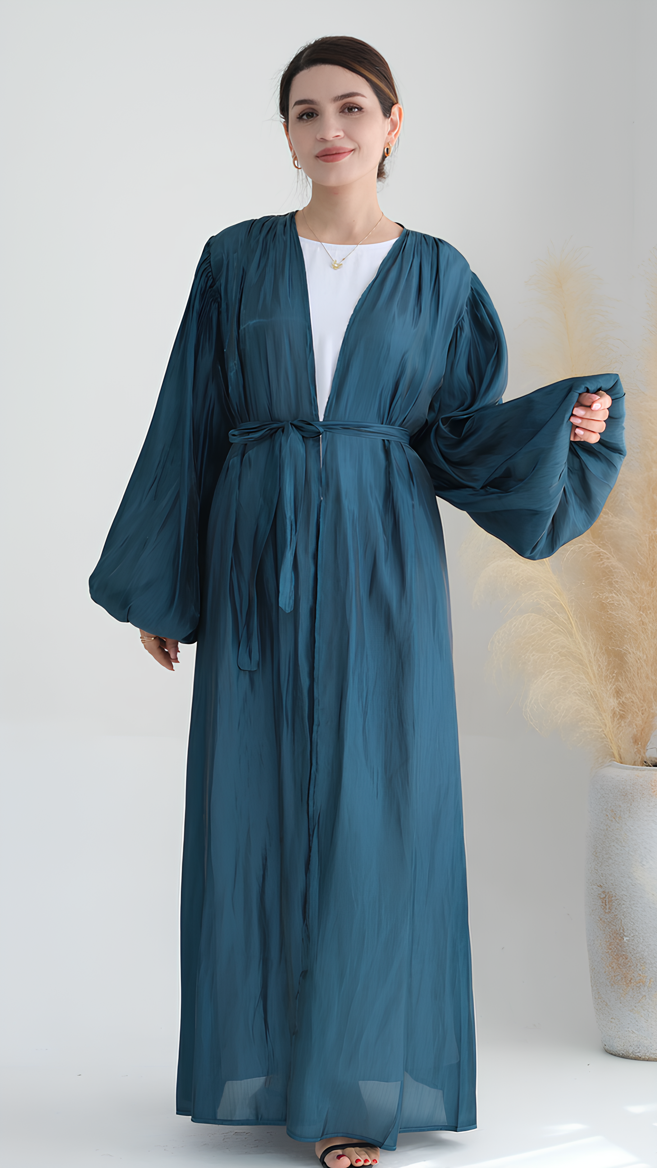 Majestätisches Schimmer-Abaya