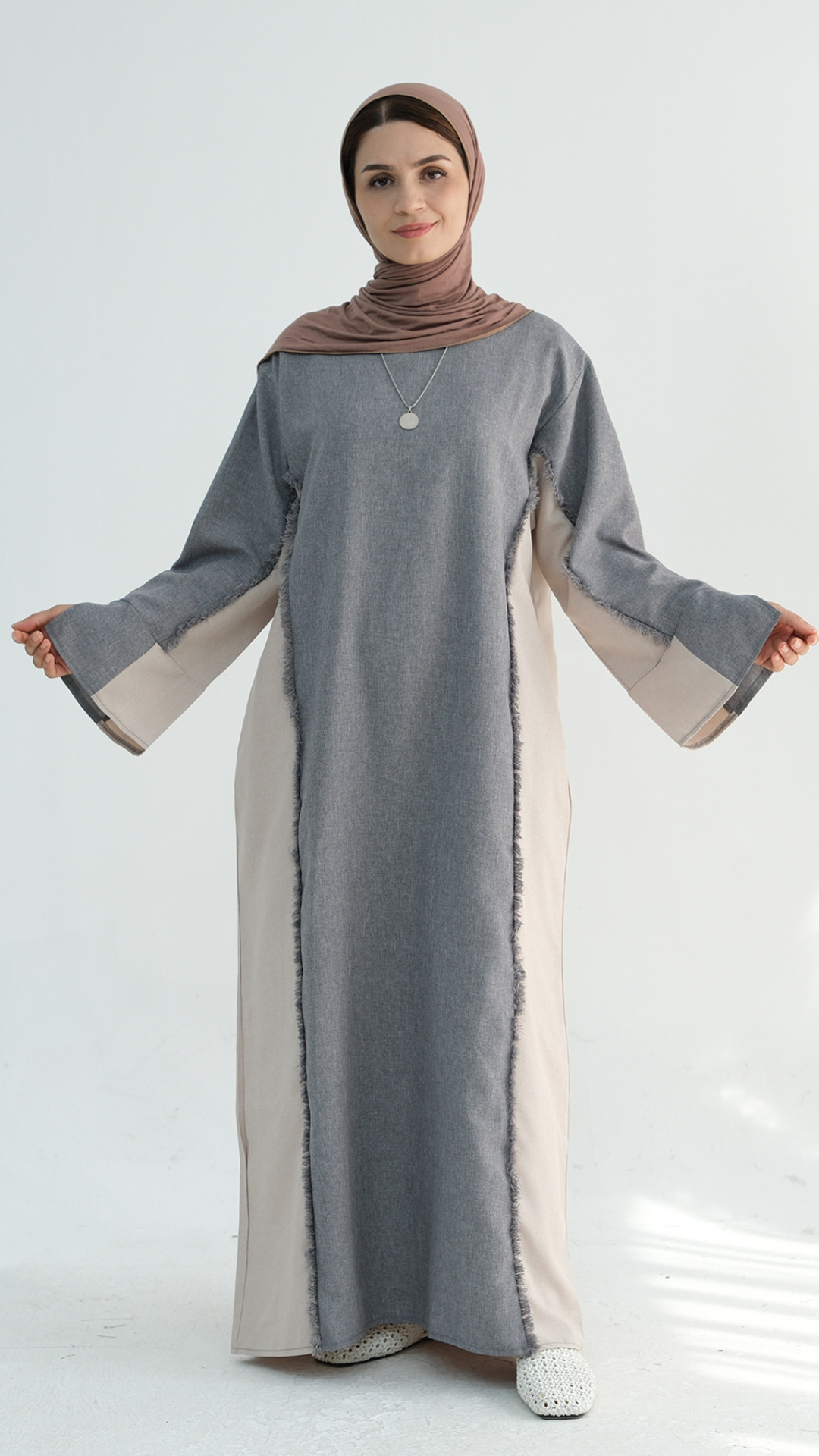 Ashen Aura Abaya