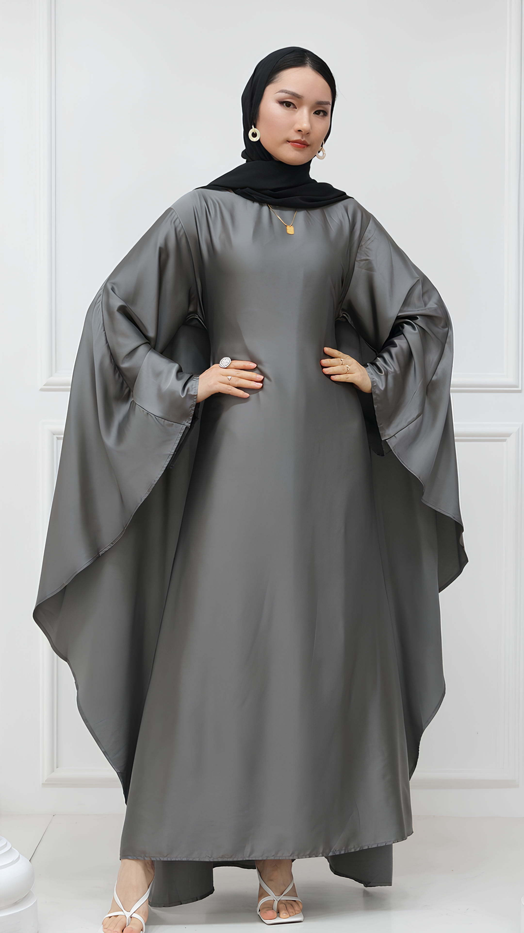 Abaya papillon en satin scintillant