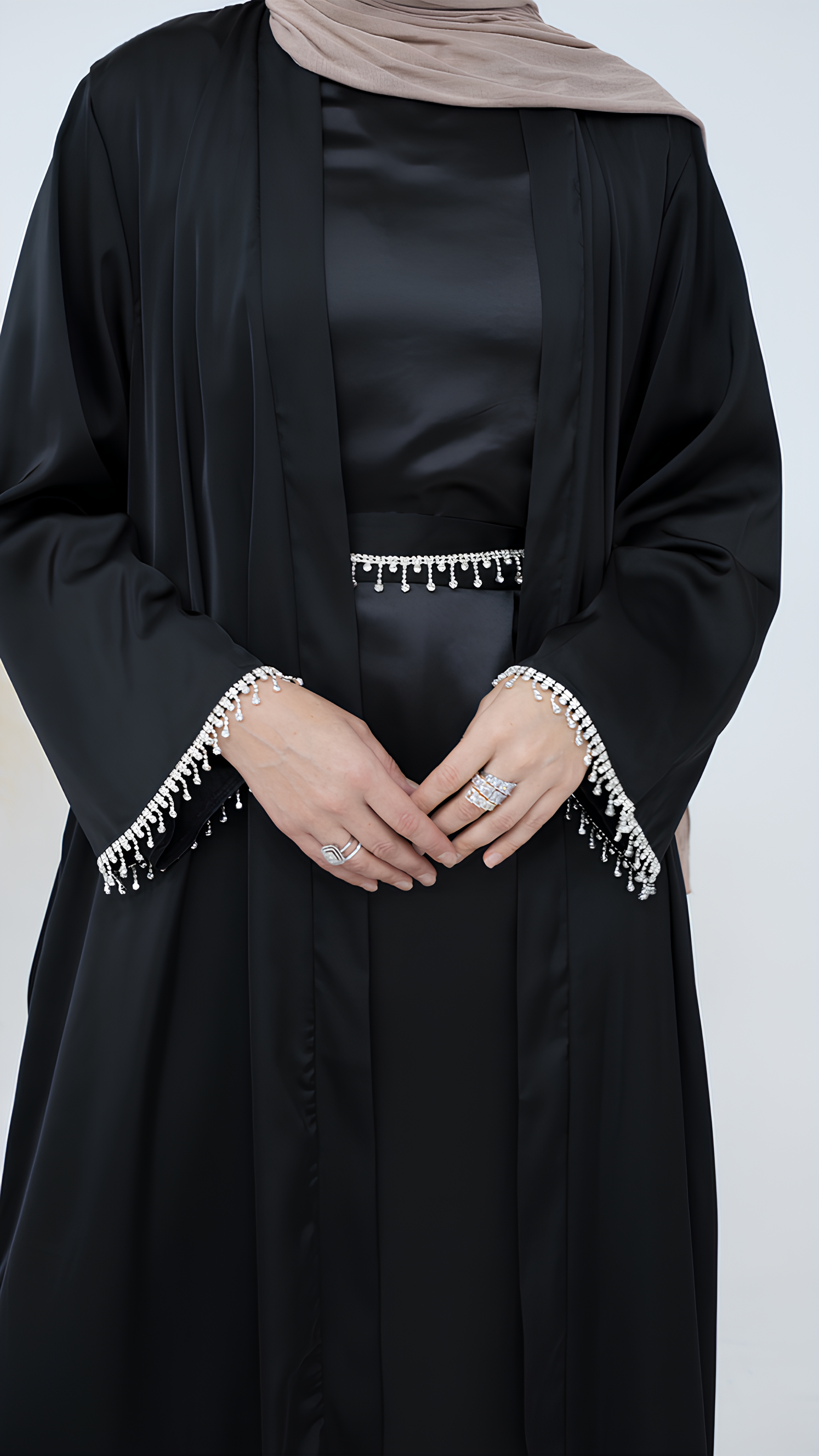 Kimono mit Diamanten, Abaya