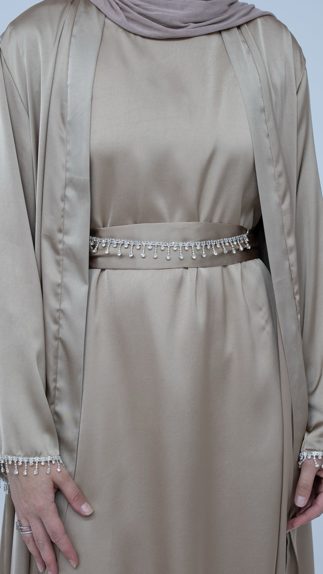 Kimono mit Diamanten, Abaya