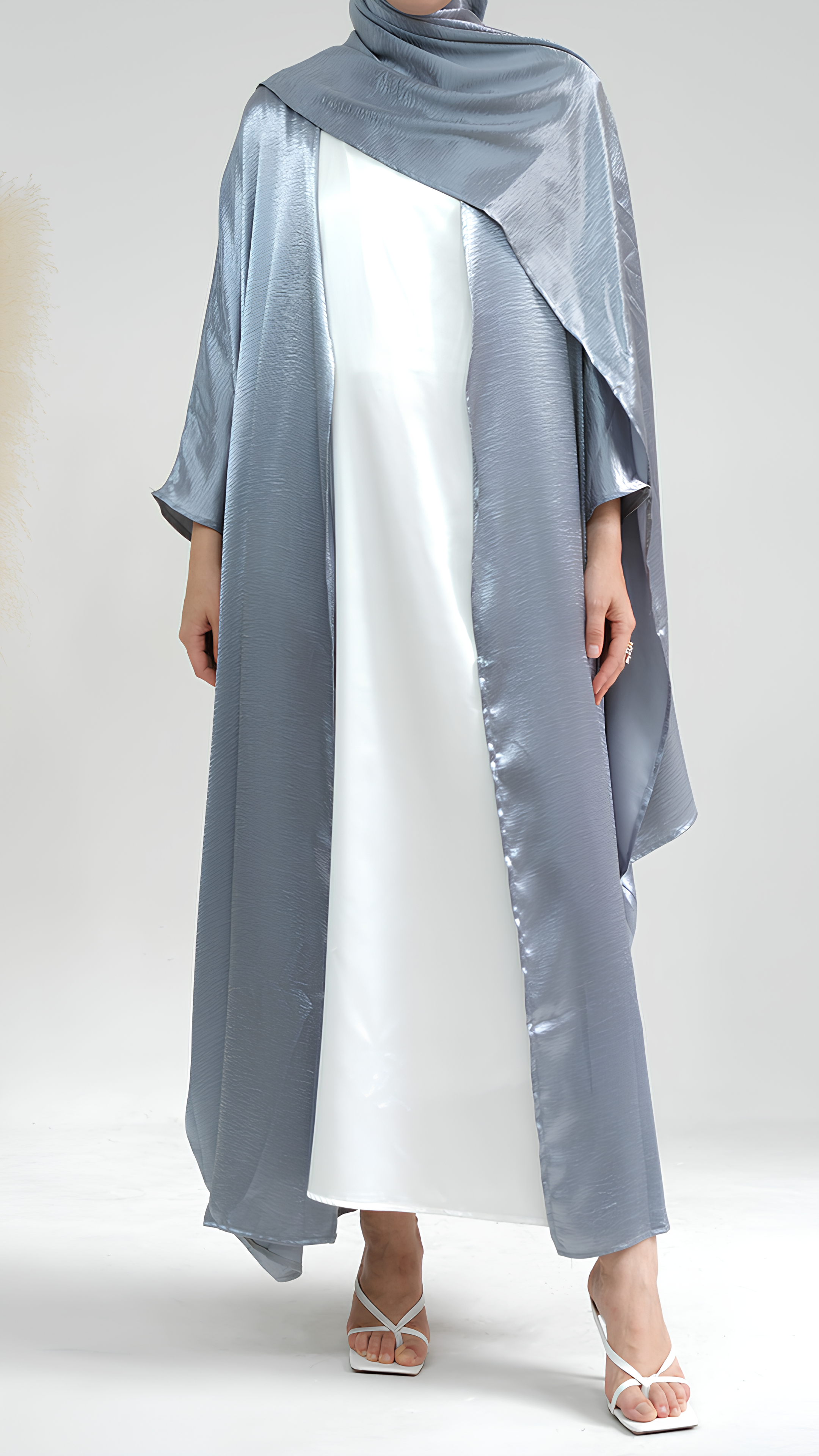 Seidene Schatten-Abaya