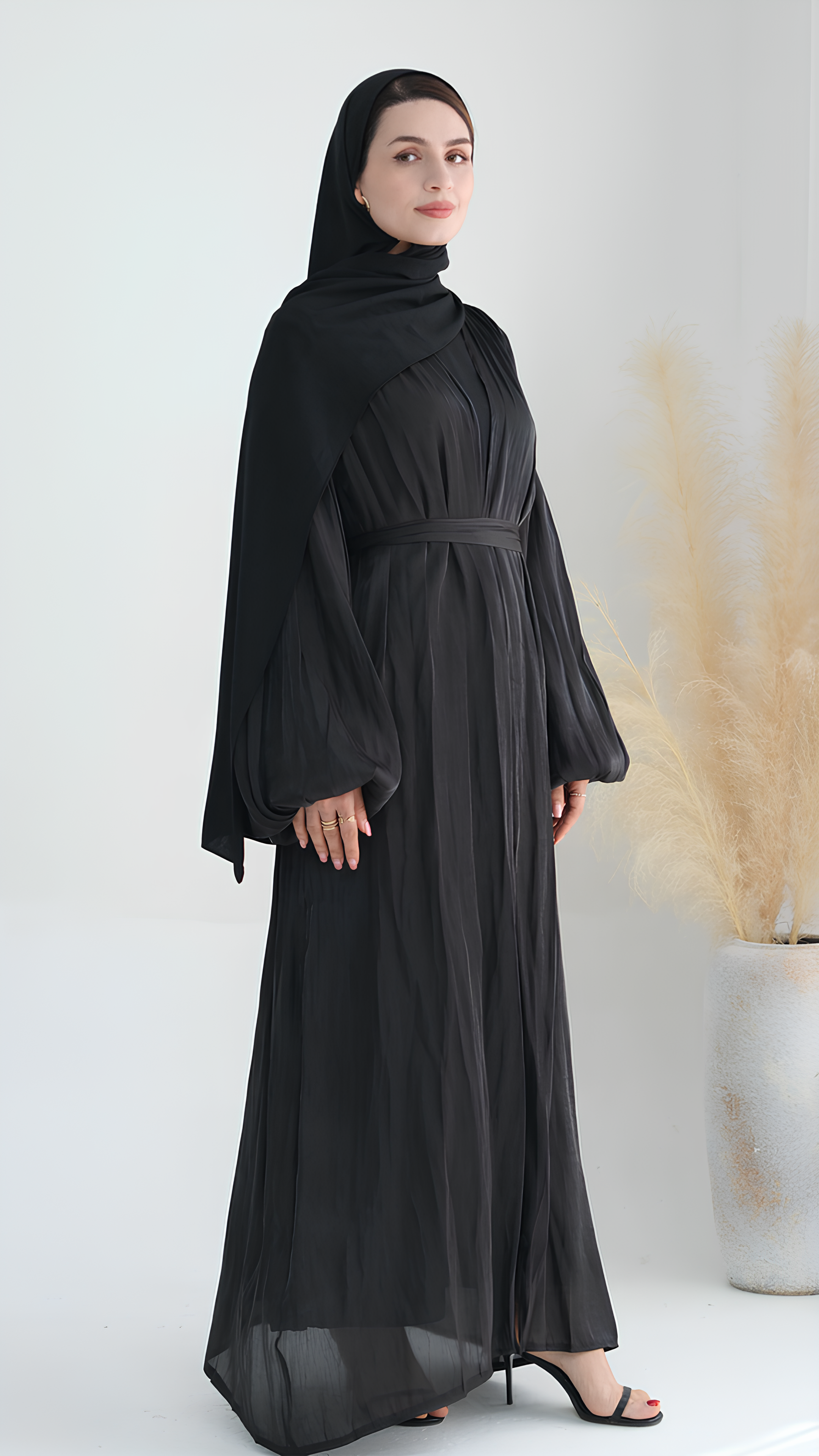 Majestätisches Schimmer-Abaya