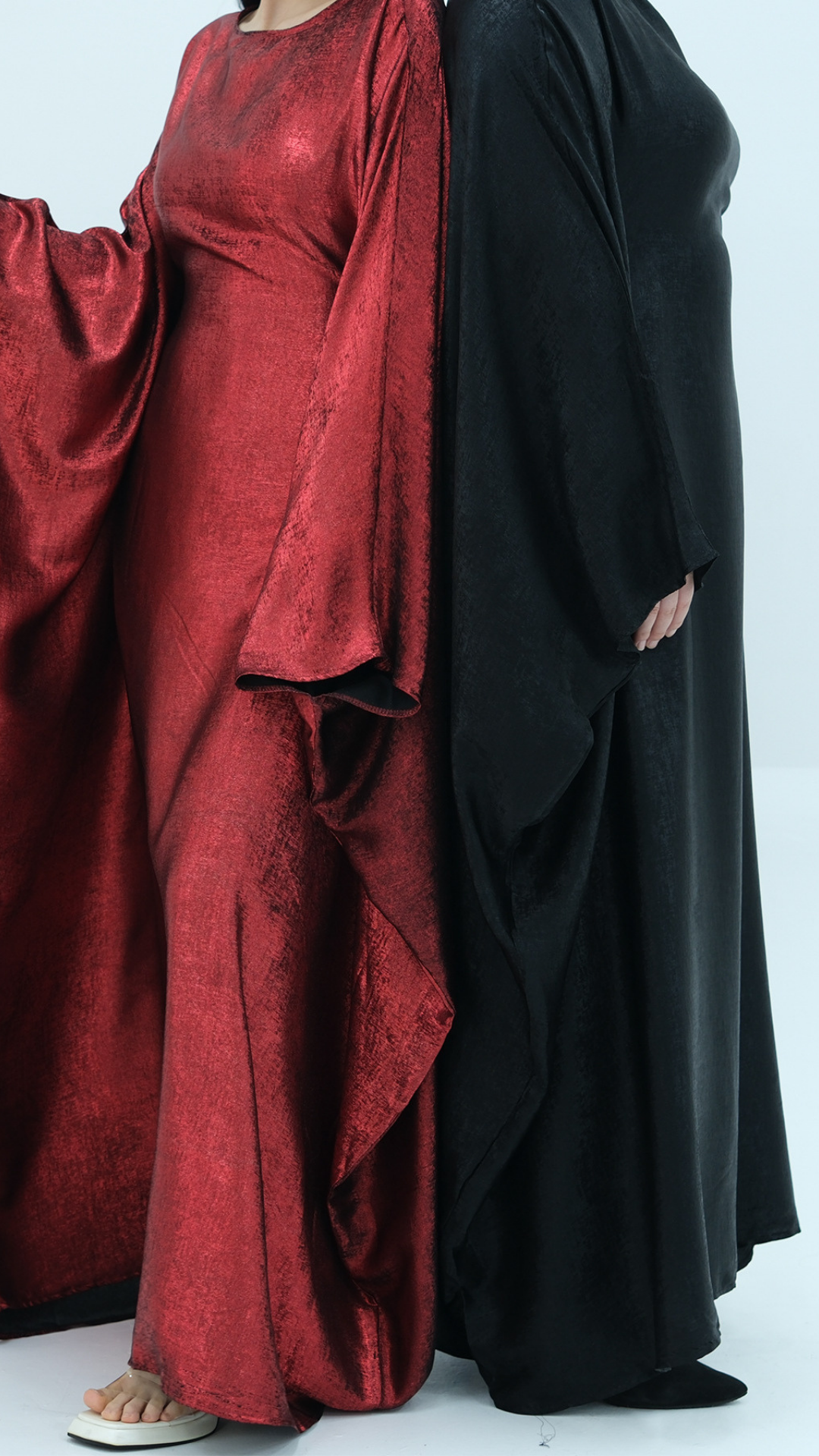 Abaya mit metallischem Schmetterling