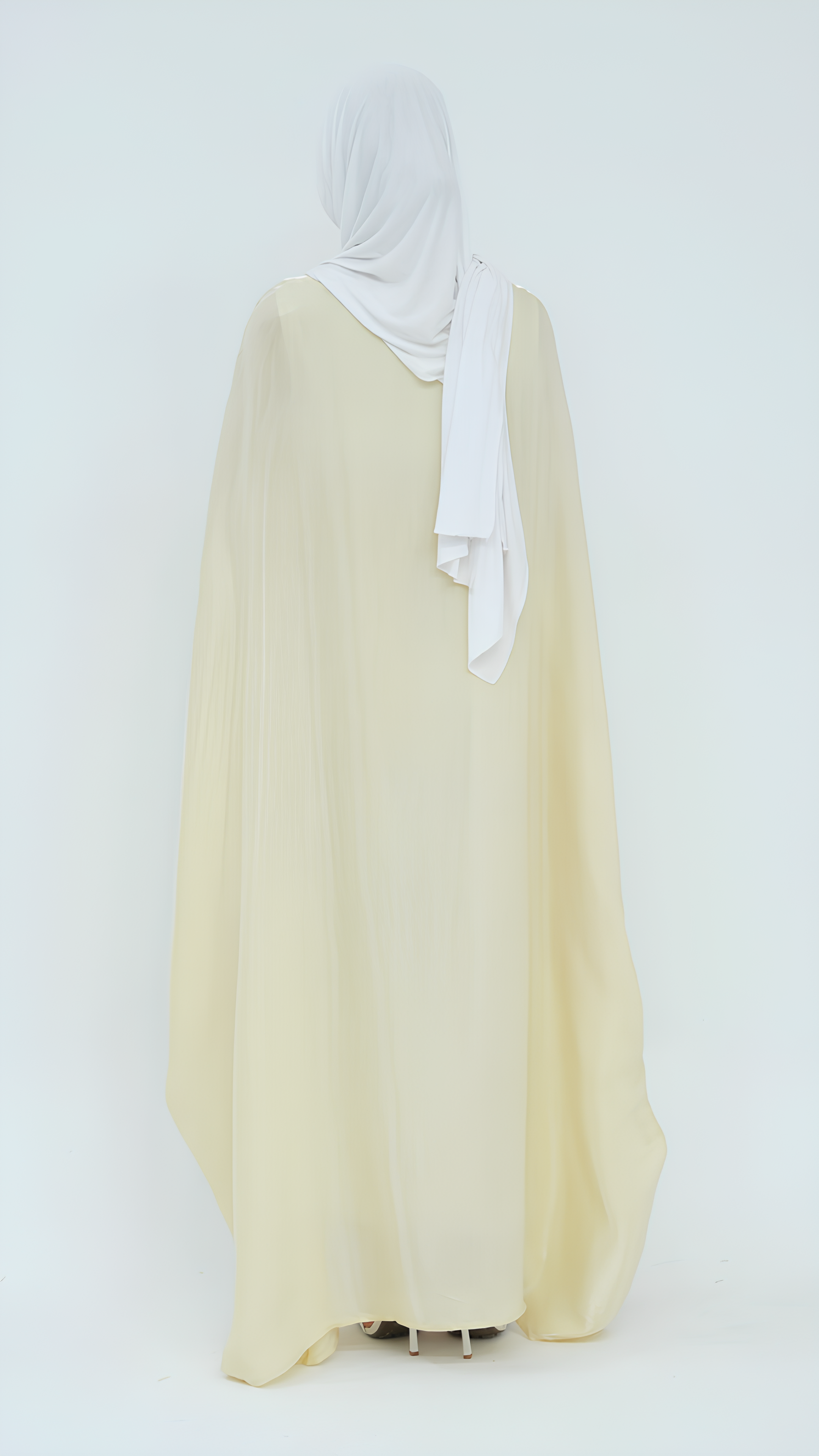 Elegantes Abaya aus Satin mit Schmetterlingen