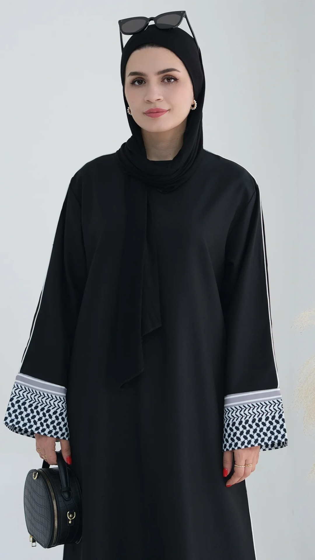 Geschlossene Kufiya-Abaya