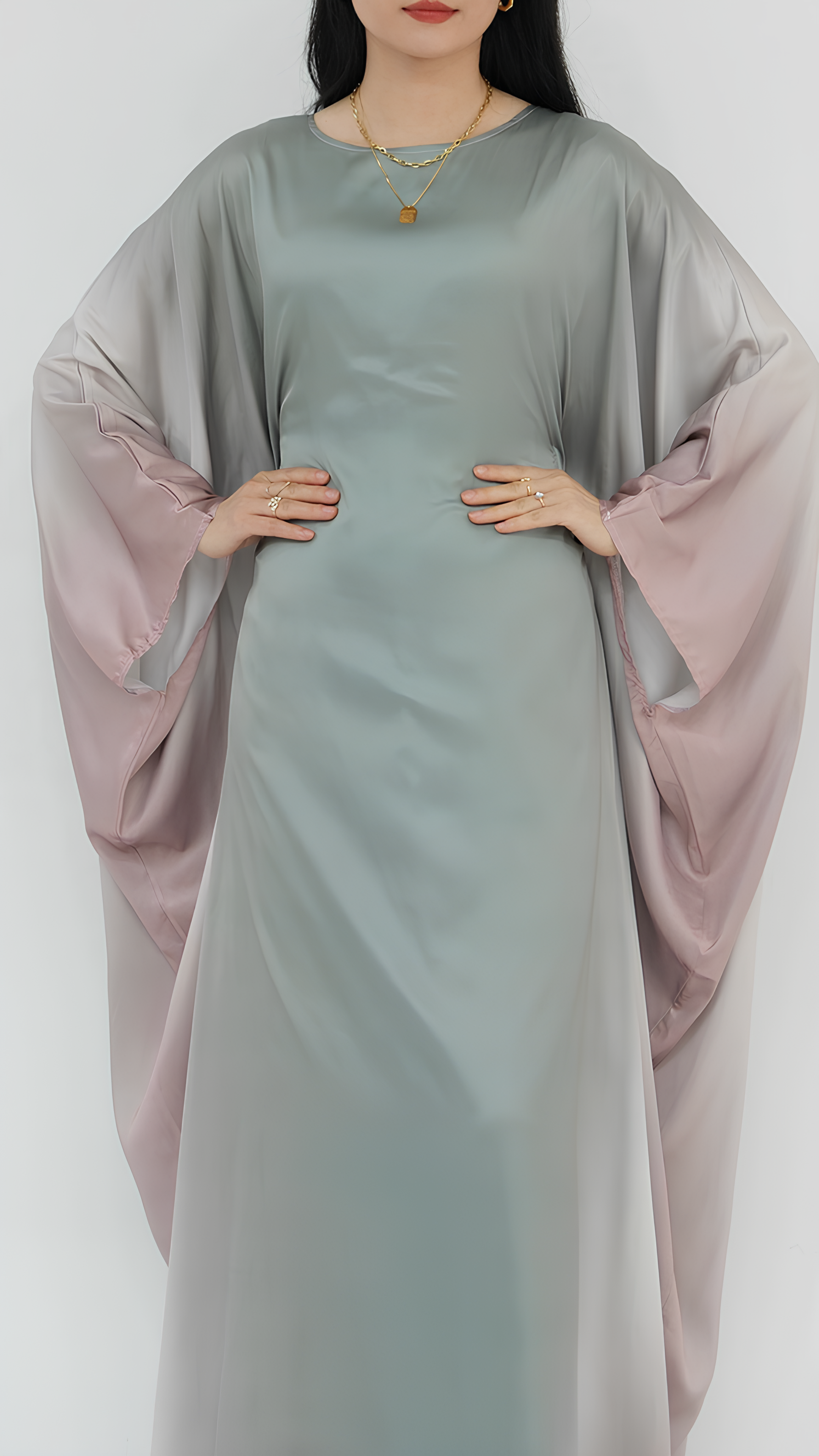 Abaya mit Farbverlauf und Schmetterlingen