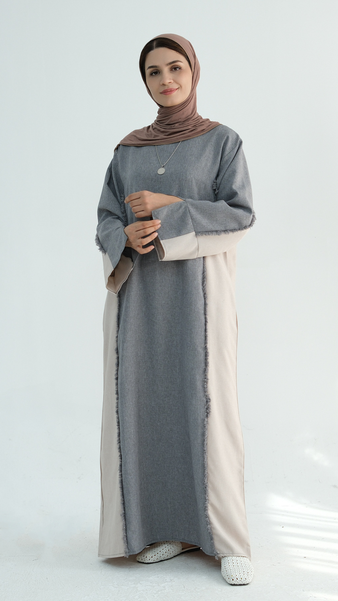 Ashen Aura Abaya