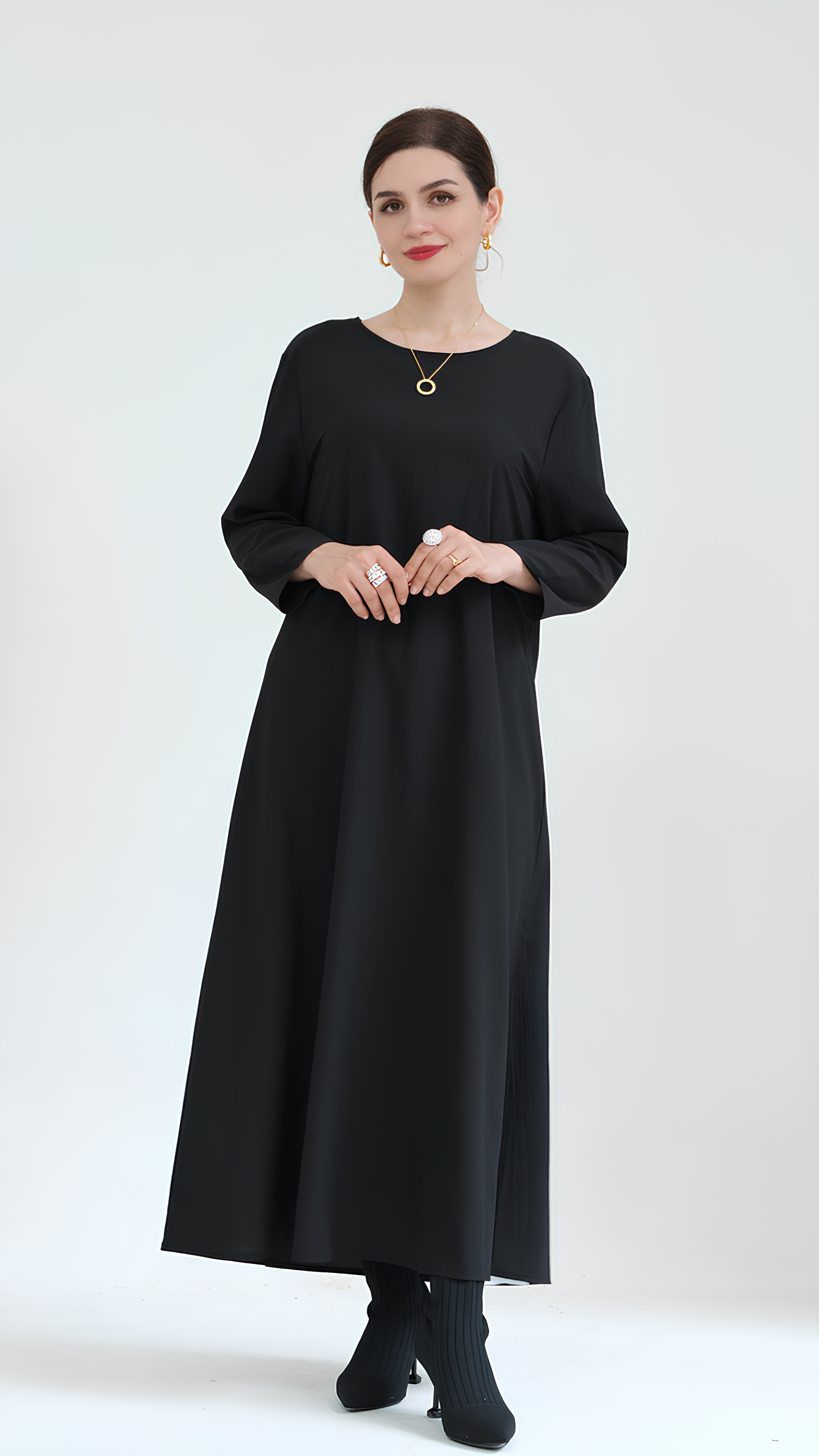 Mit Juwelen besetzte, elegante Abaya