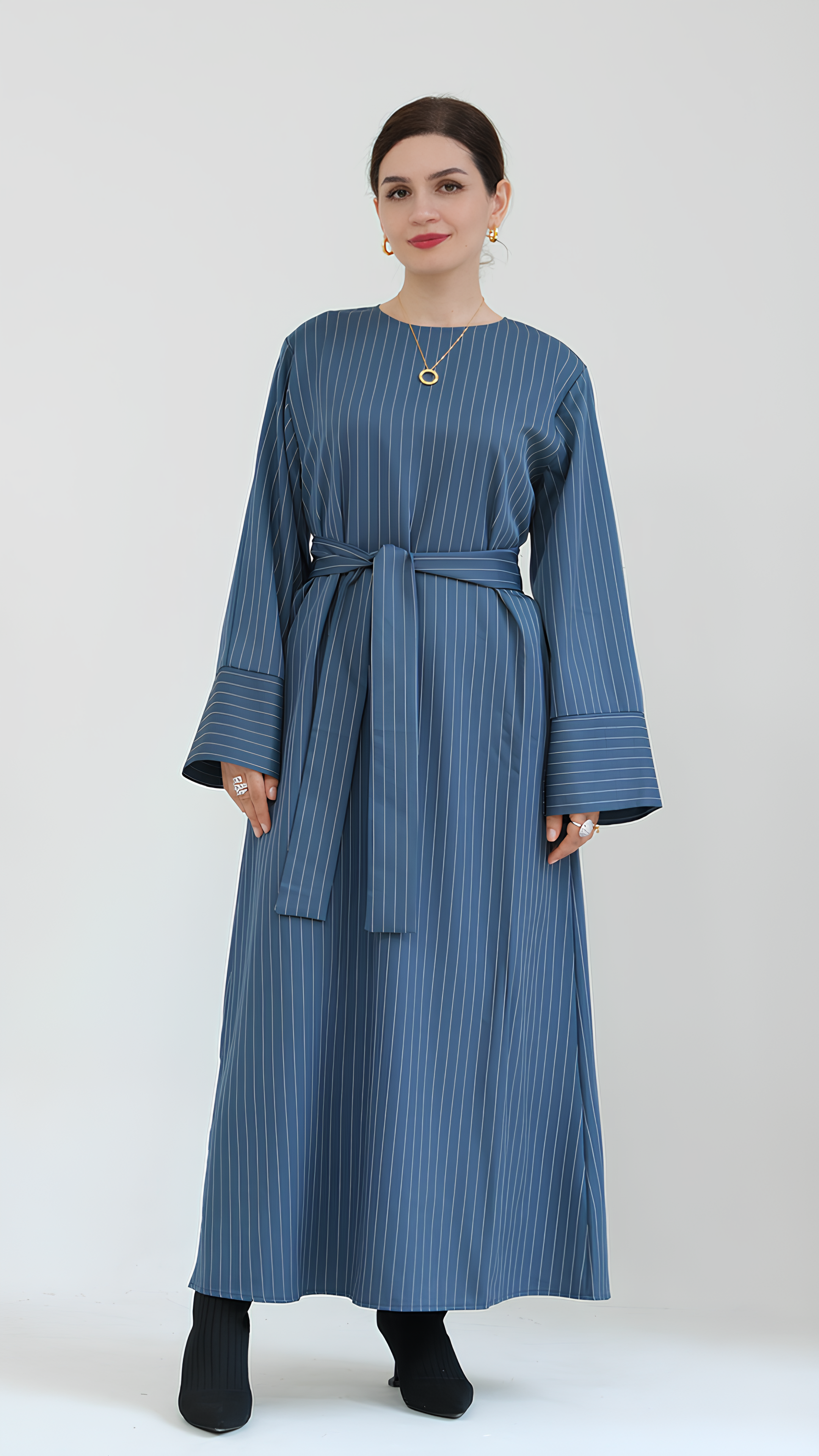 Abaya mit urbaner Eleganz