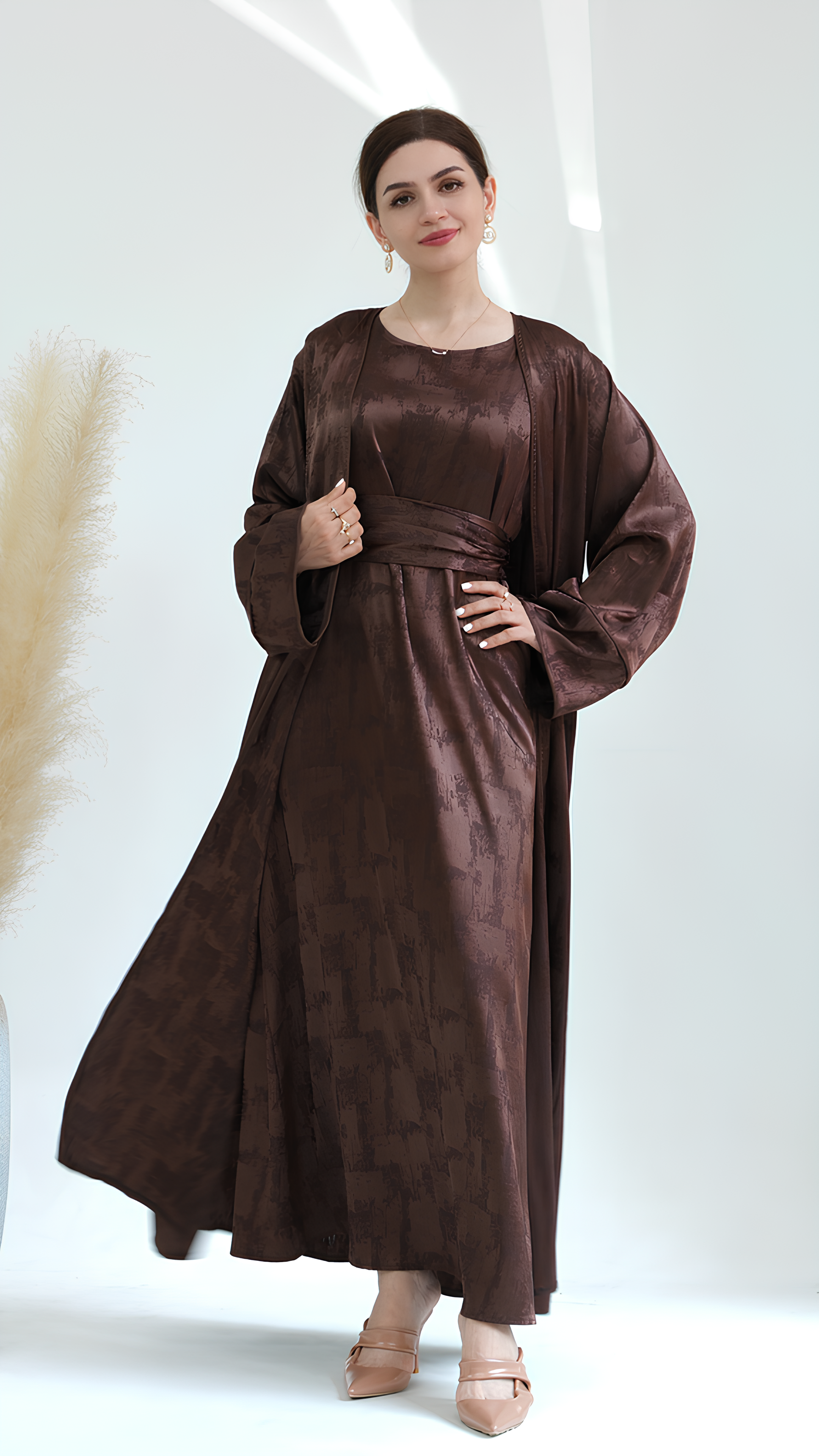 Abaya mit ruhigem Charme