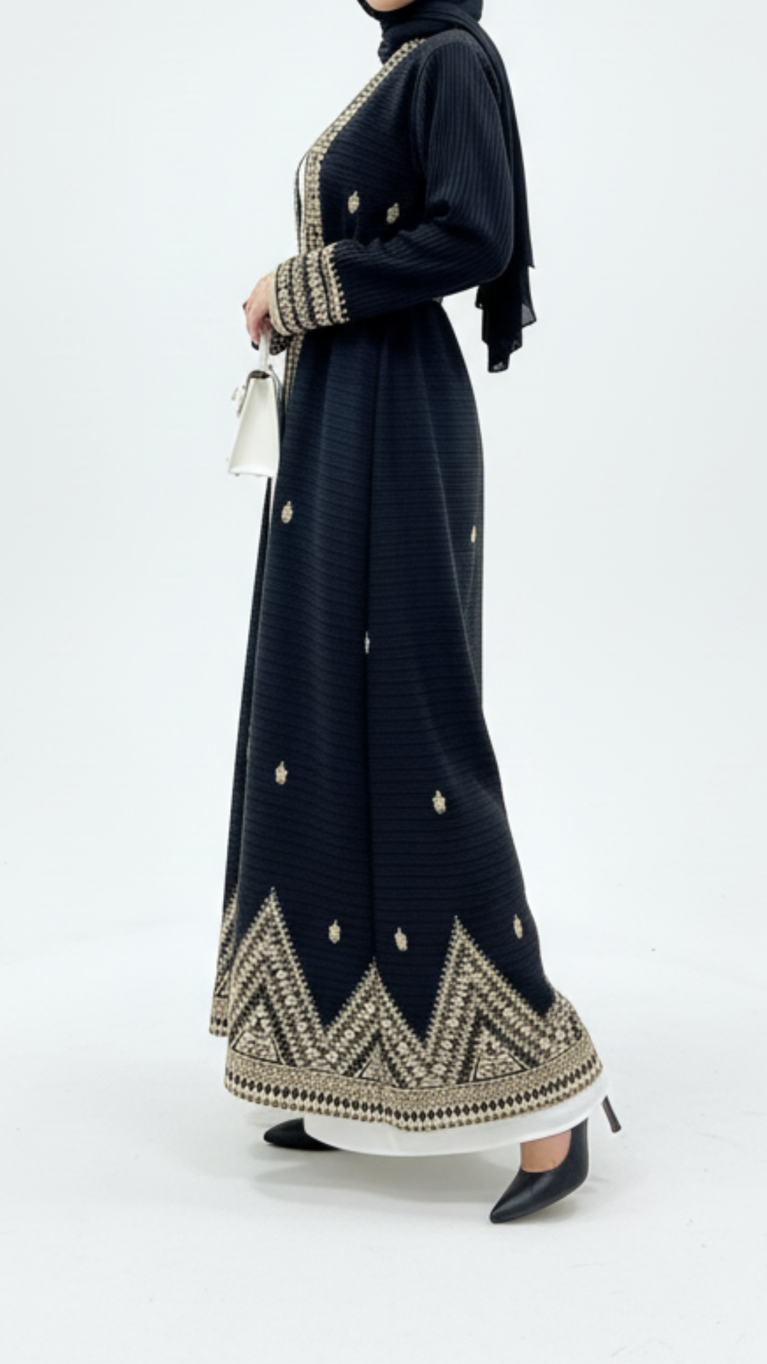 Kiswah Abaya Vogue