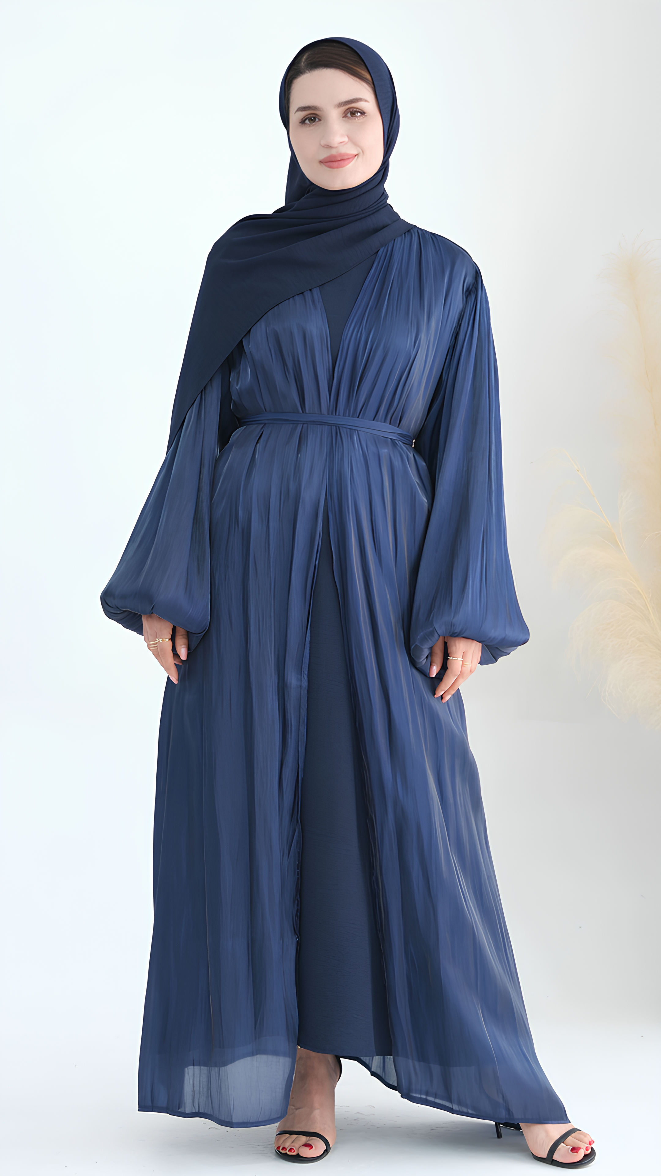 Majestätisches Schimmer-Abaya