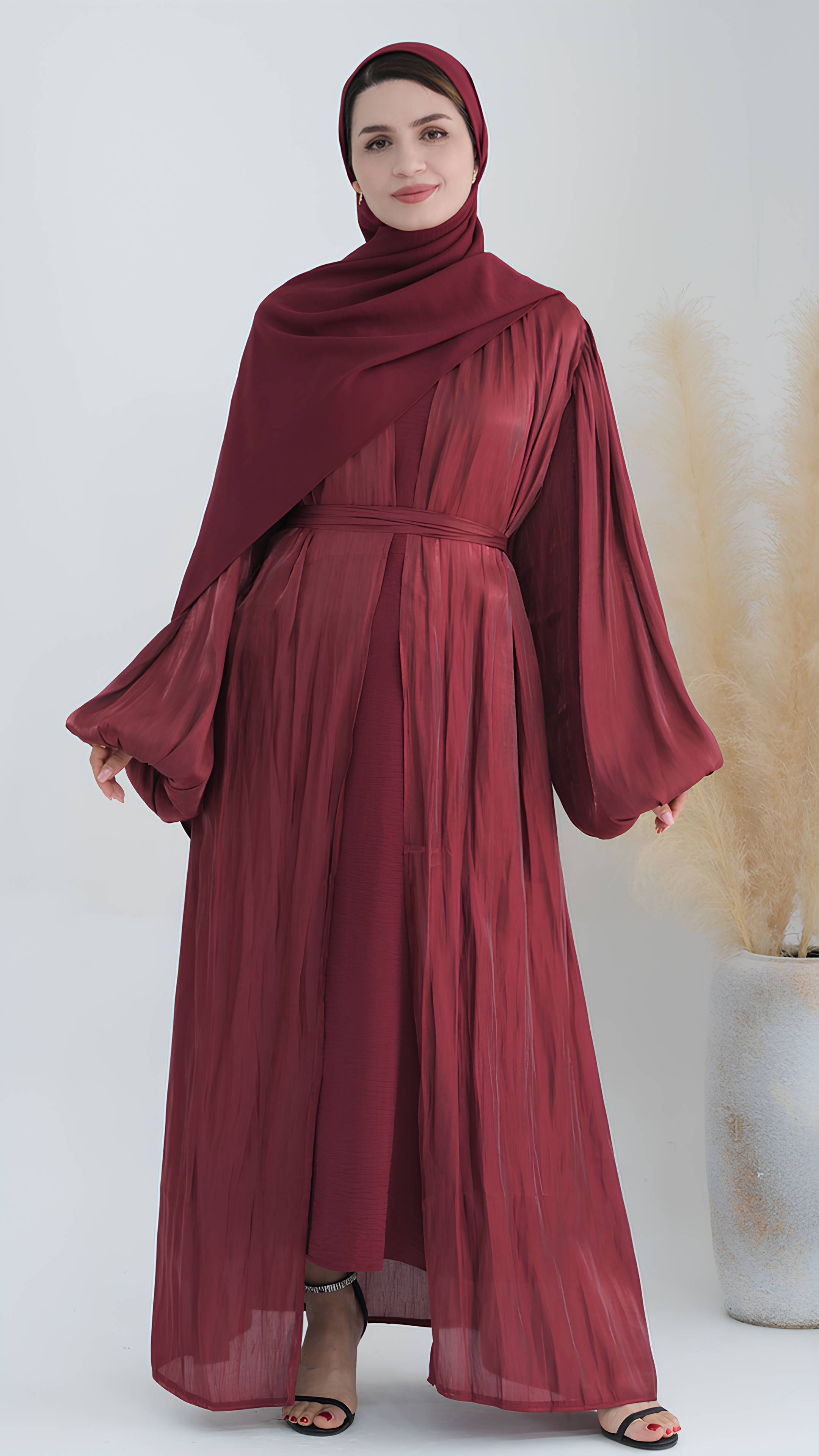 Majestätisches Schimmer-Abaya