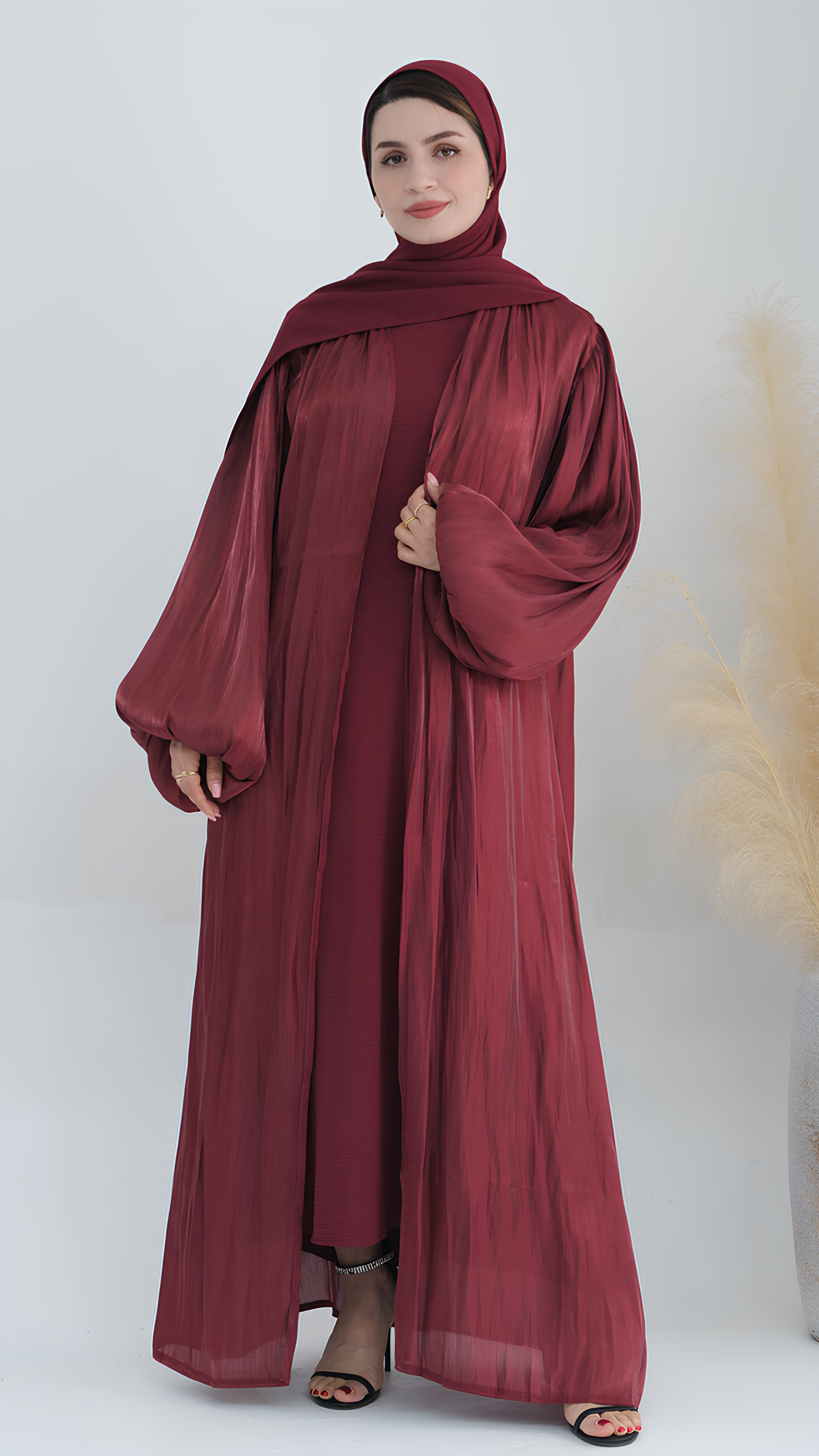 Majestätisches Schimmer-Abaya