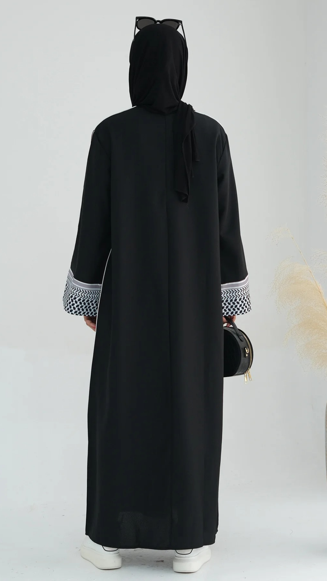 Geschlossene Kufiya-Abaya