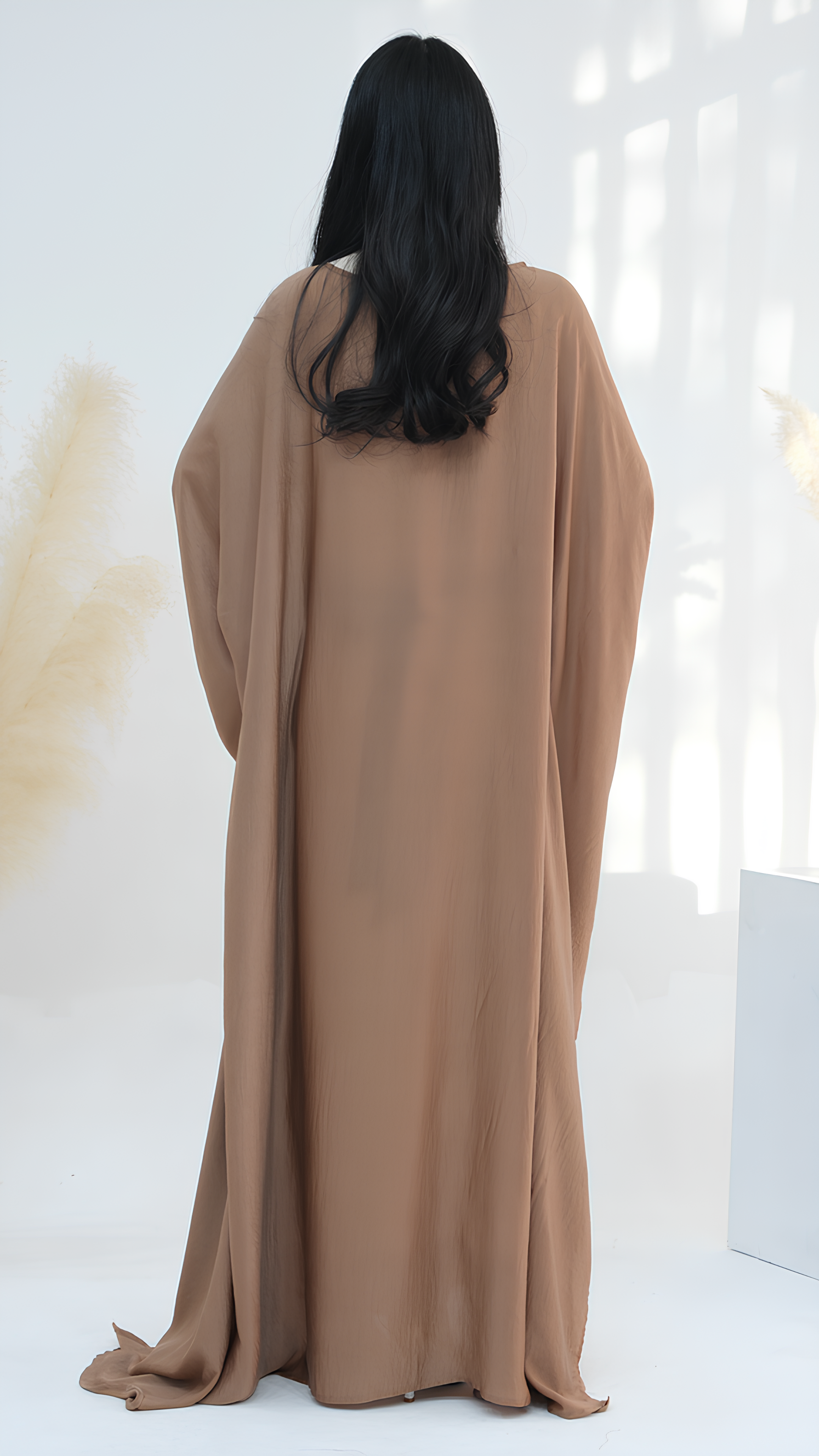 Abaya mit Schmetterlingsmotiv