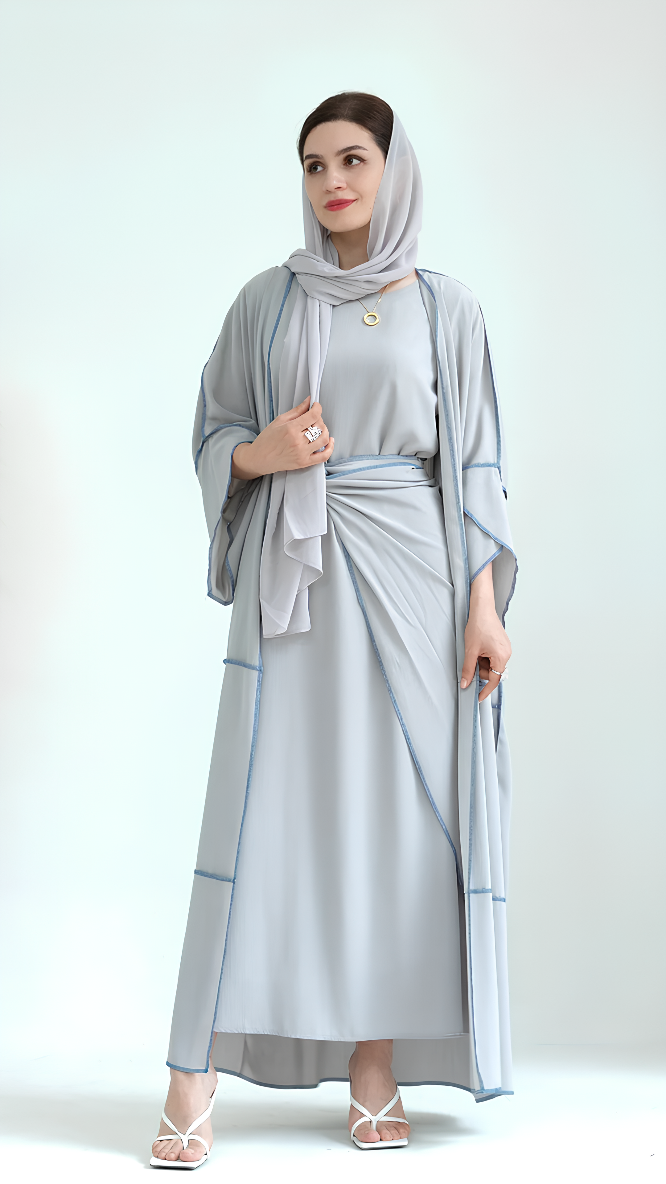 Abaya mit mystischem Glanz