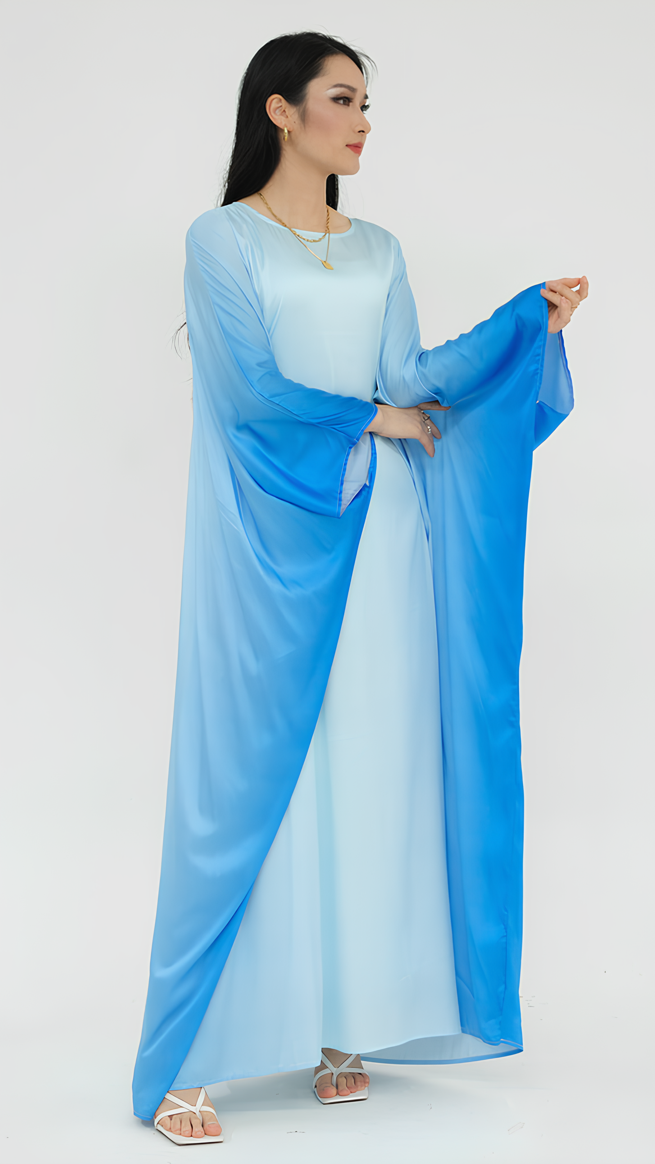 Abaya mit Farbverlauf und Schmetterlingen