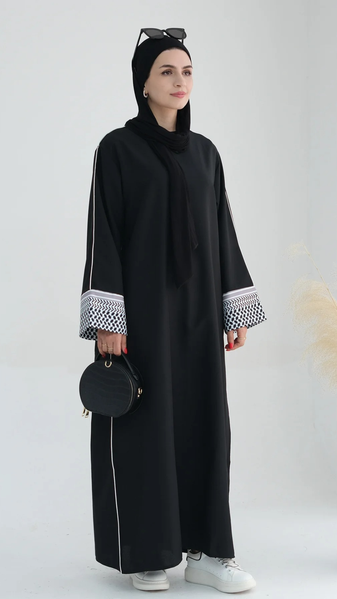 Geschlossene Kufiya-Abaya