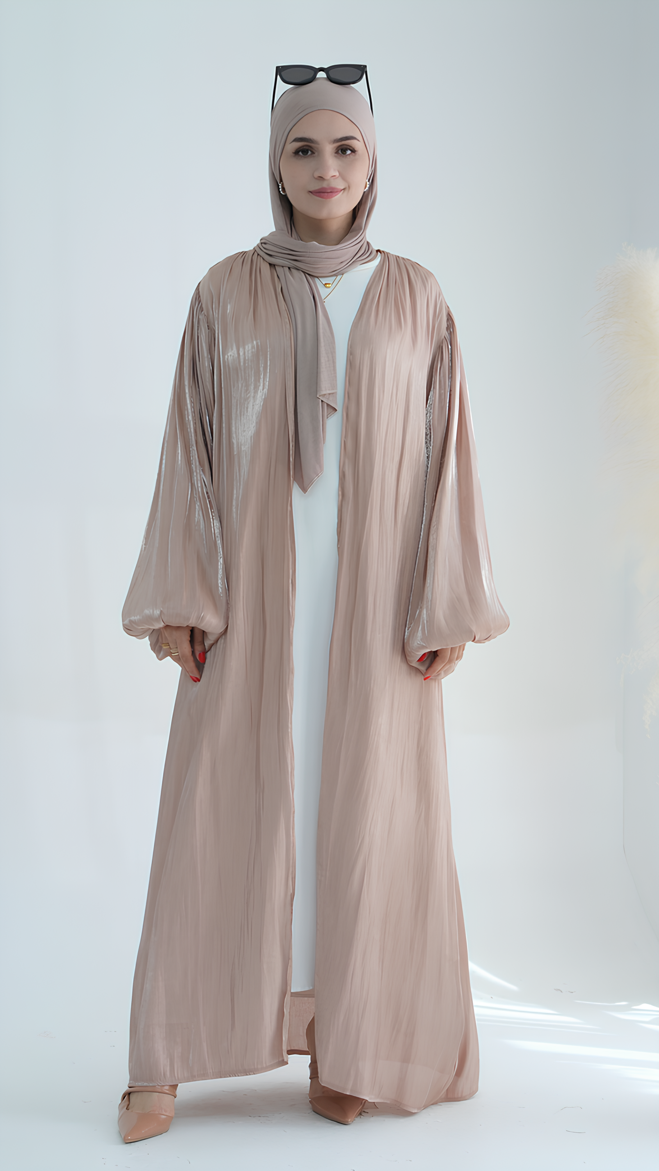 Majestätisches Schimmer-Abaya