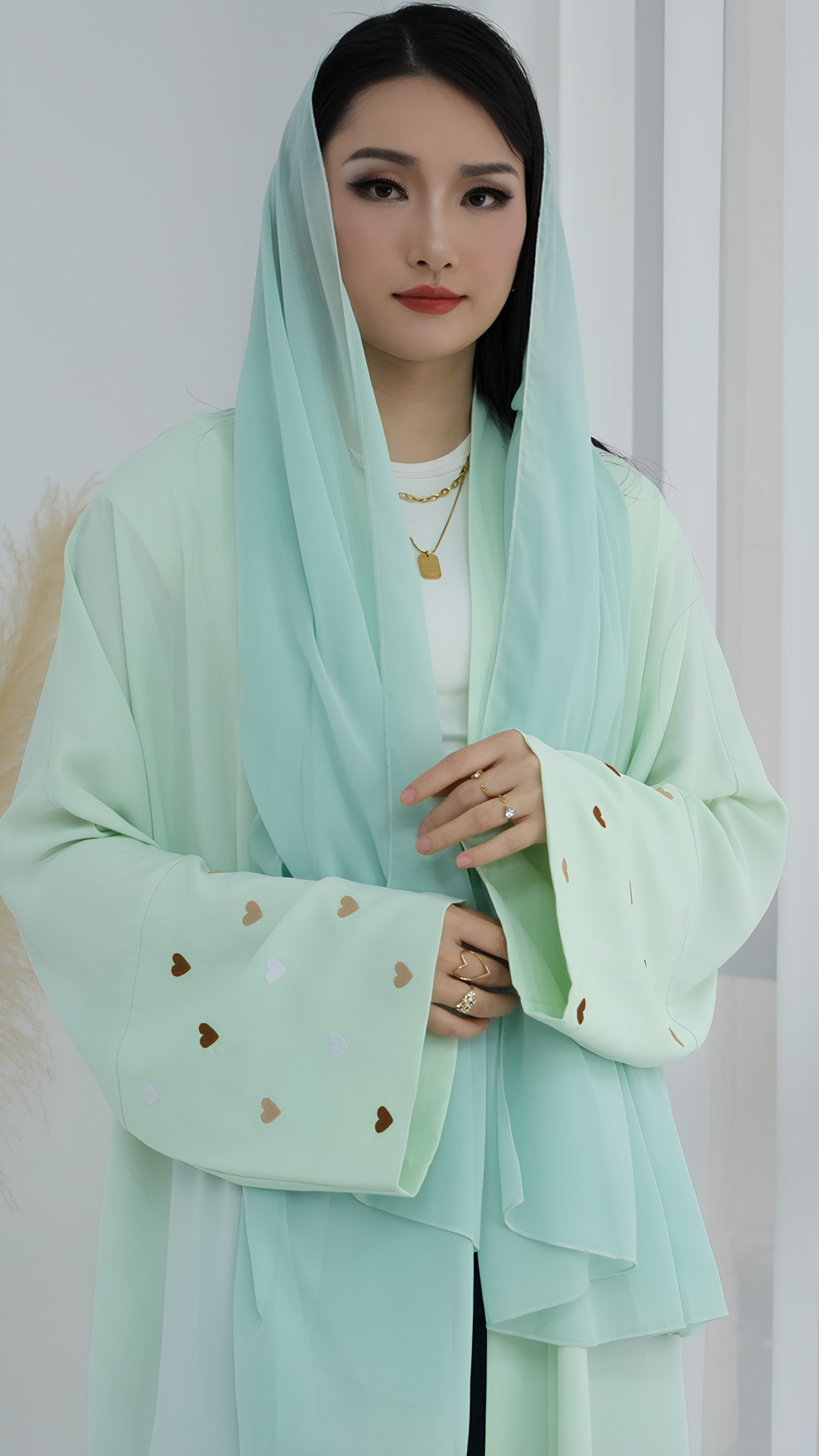 Abaya mit offenem Herzen