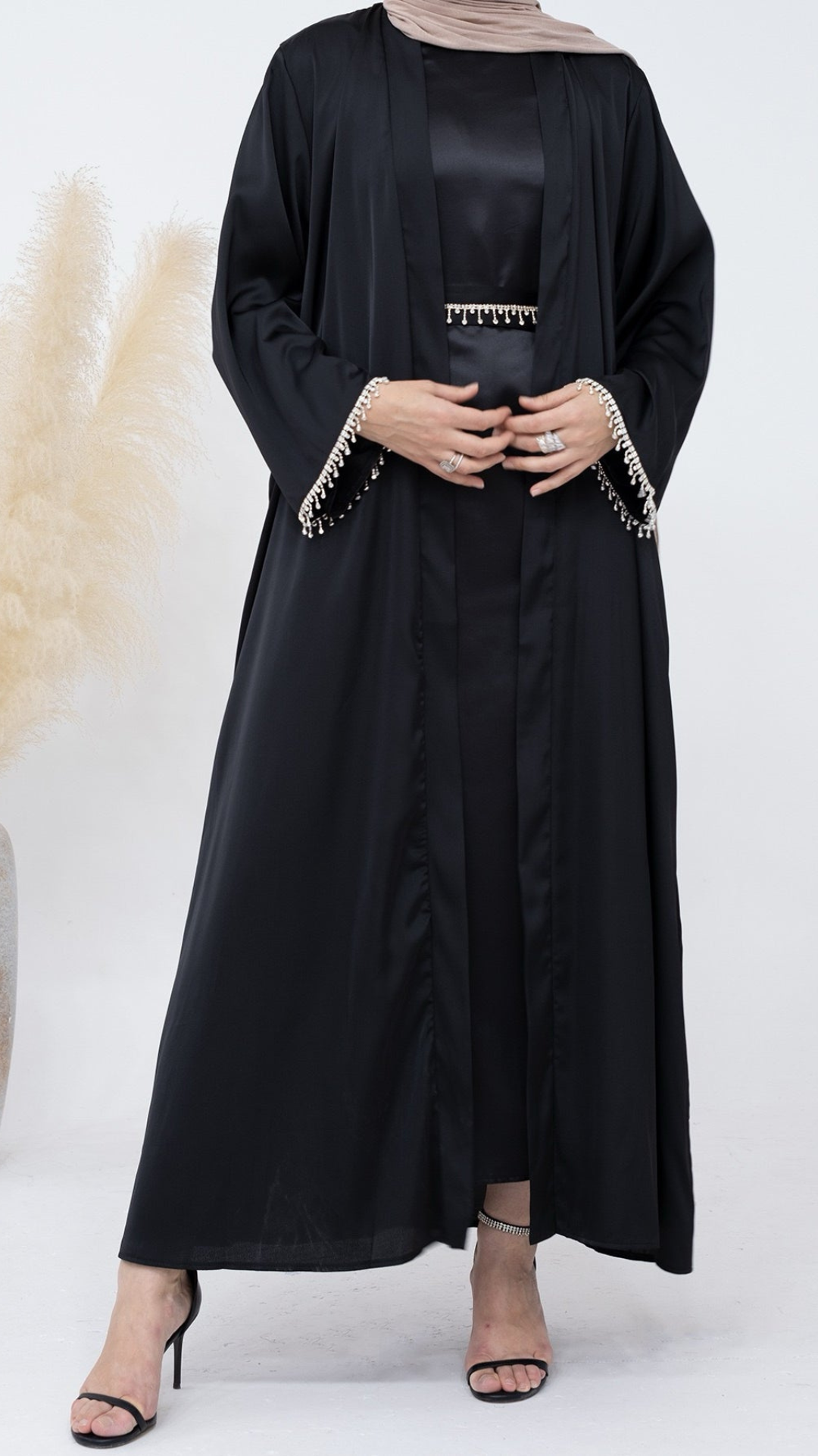 Kimono mit Diamanten, Abaya